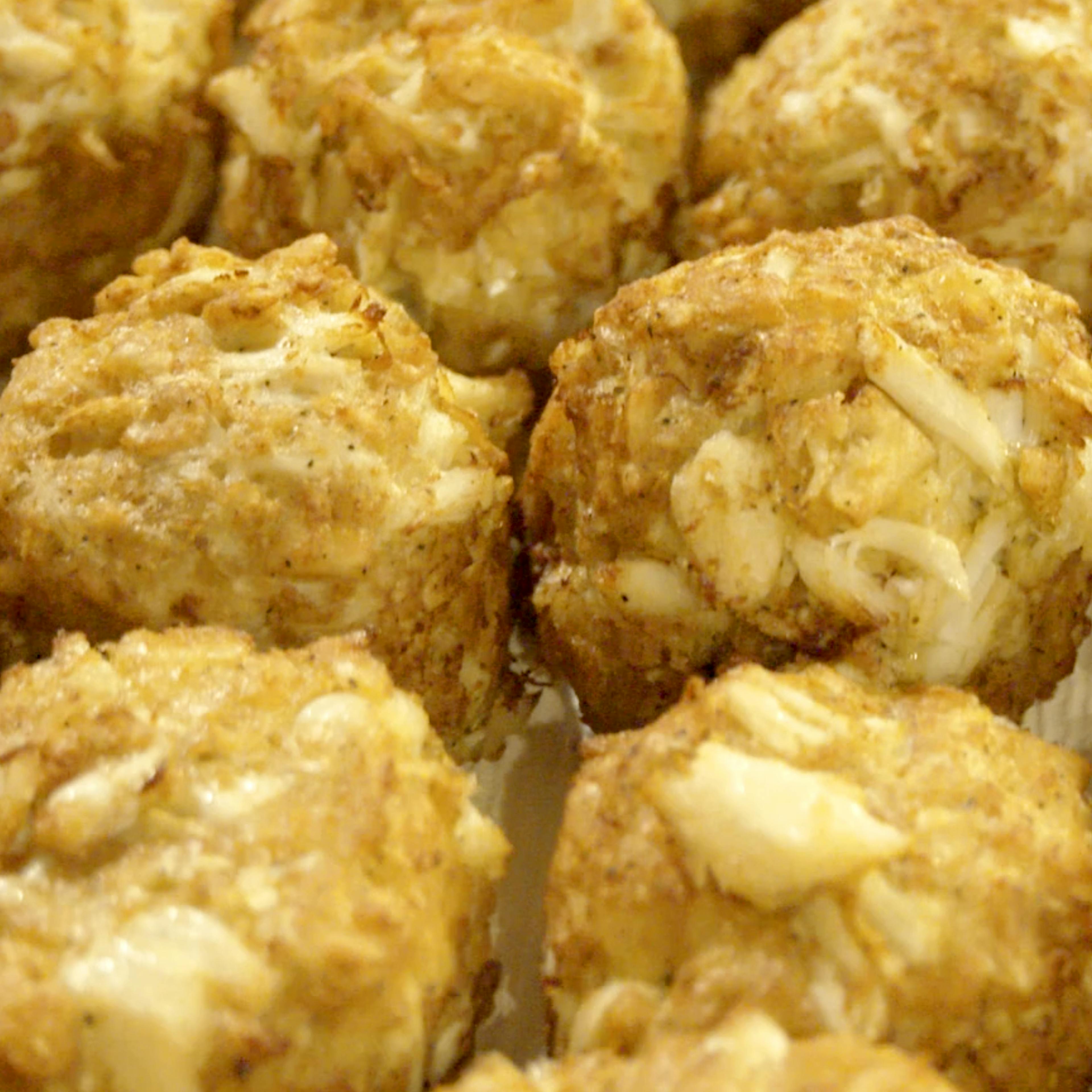 Jumbo Lump Crab Cakes - 6 Pack by Faidley Seafood - Alternate image 2