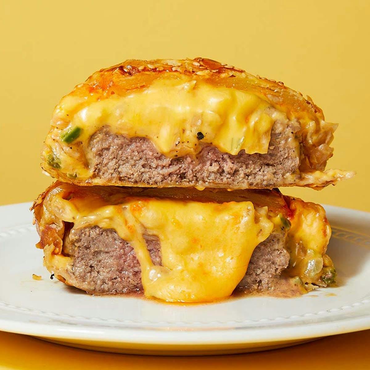 "The Cheeseburger" Wellington by Wellingtons LA - Alternate image 1