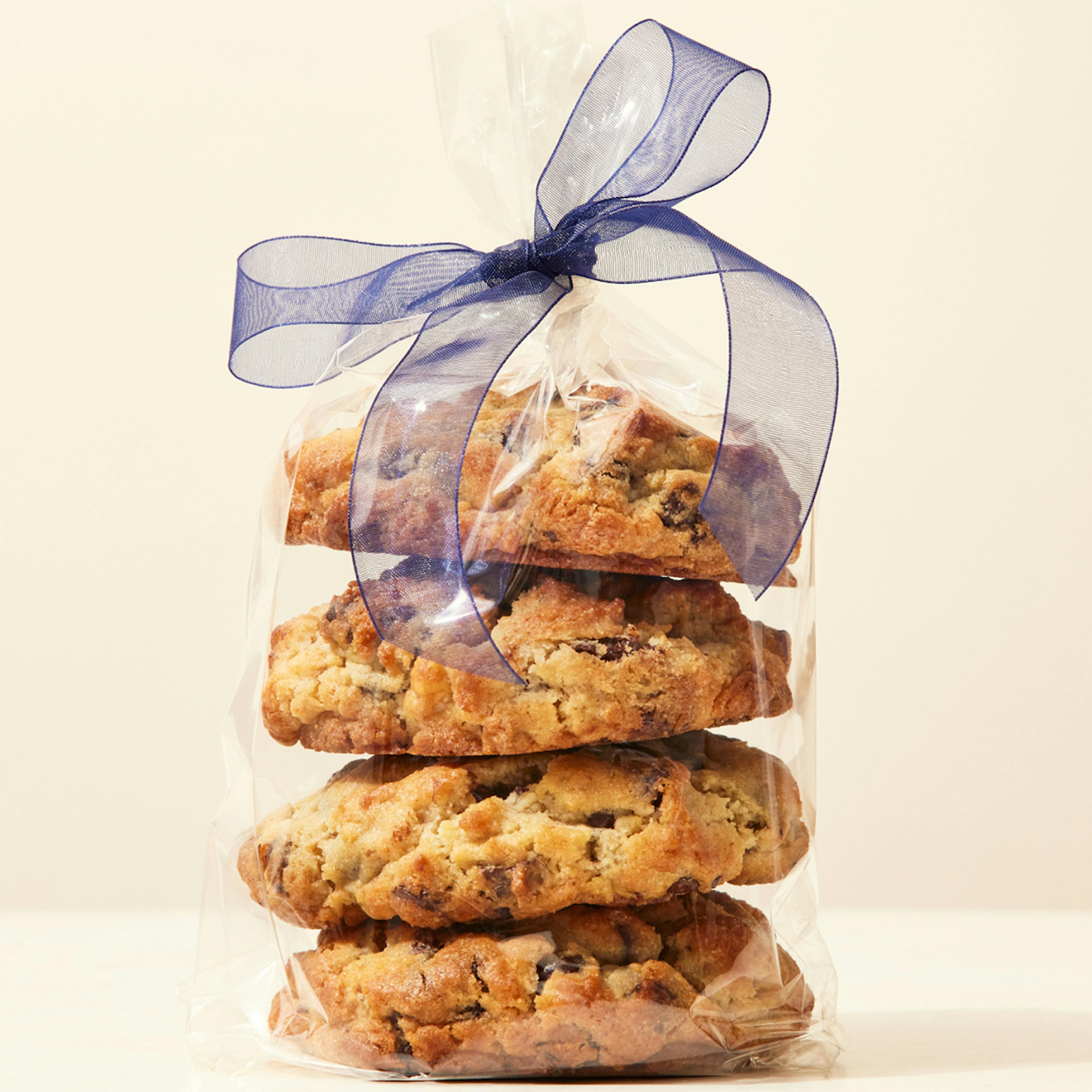 Chocolate Chip Walnut Cookies by Levain Bakery - Alternate image 2