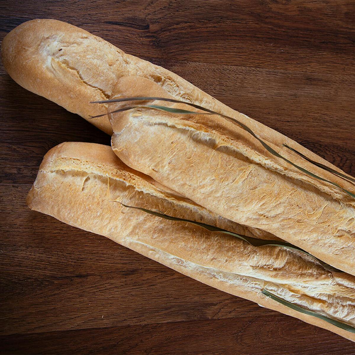 Cuban Bread (36") - 20 Pack by La Segunda Bakery - Alternate image 1