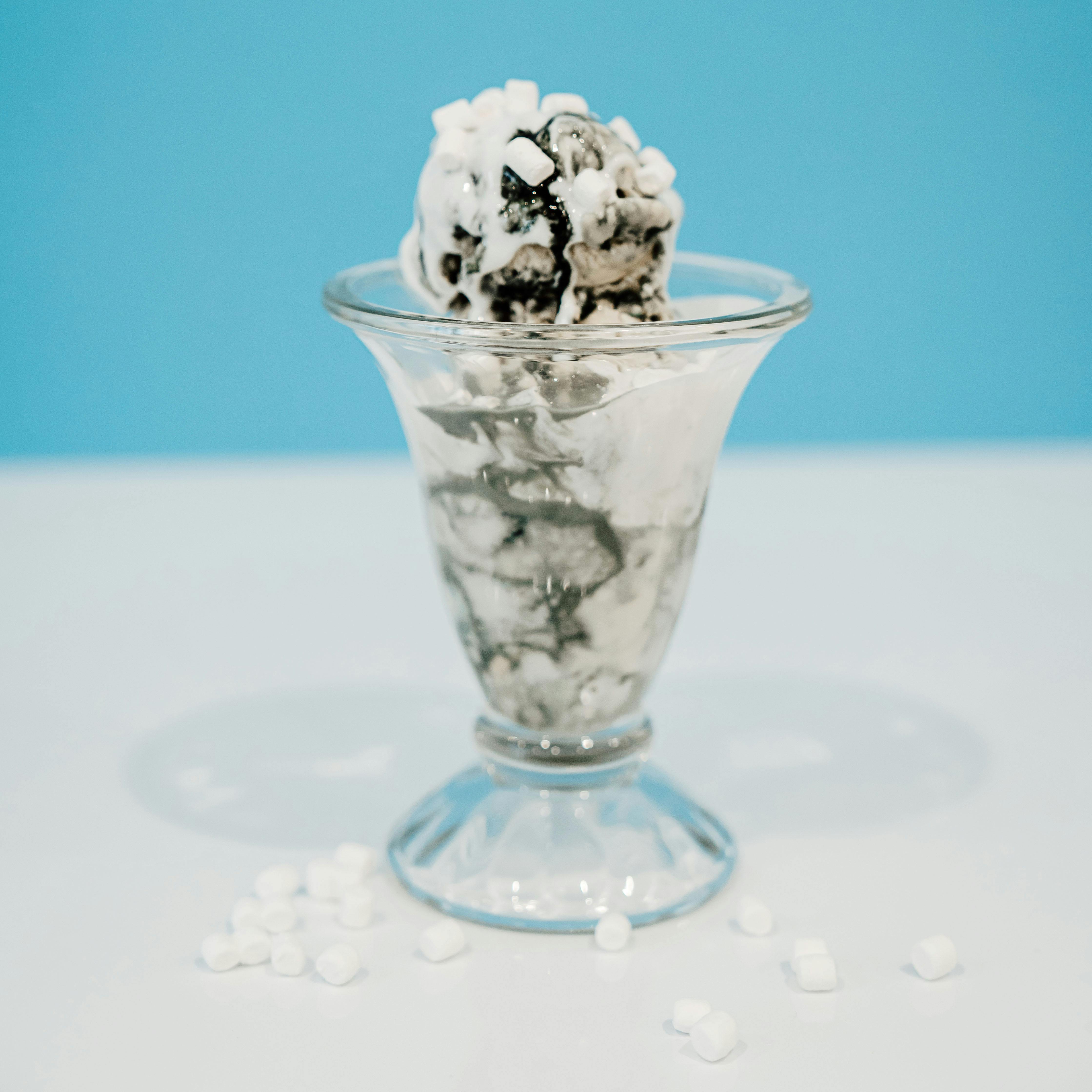 "Gray Duck" Licorice Sundae Kit by Bridgeman's Ice Cream - Alternate image 1
