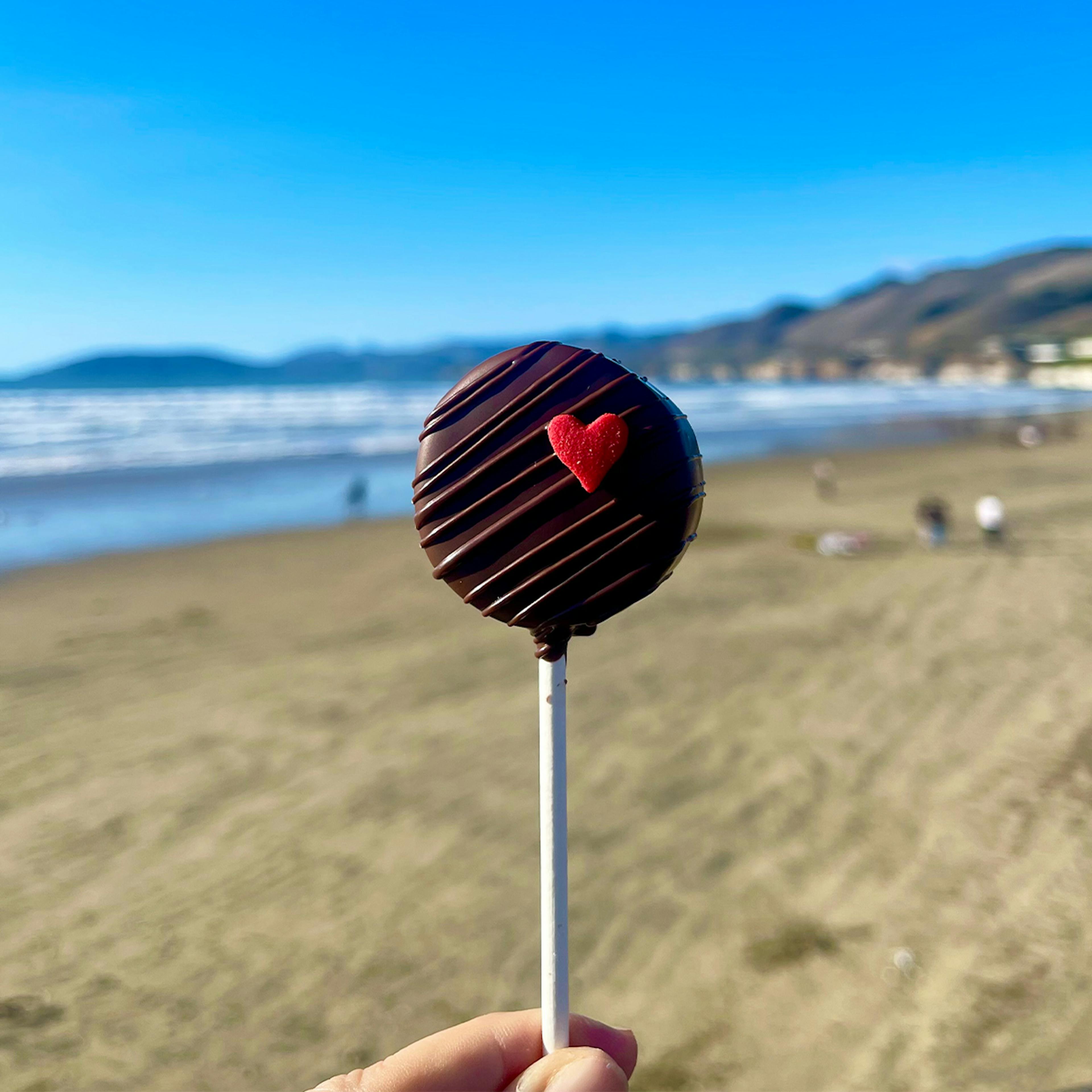 Valentine's Day Cake Pops - 12 Pack by Splash Cafe - Alternate image 3
