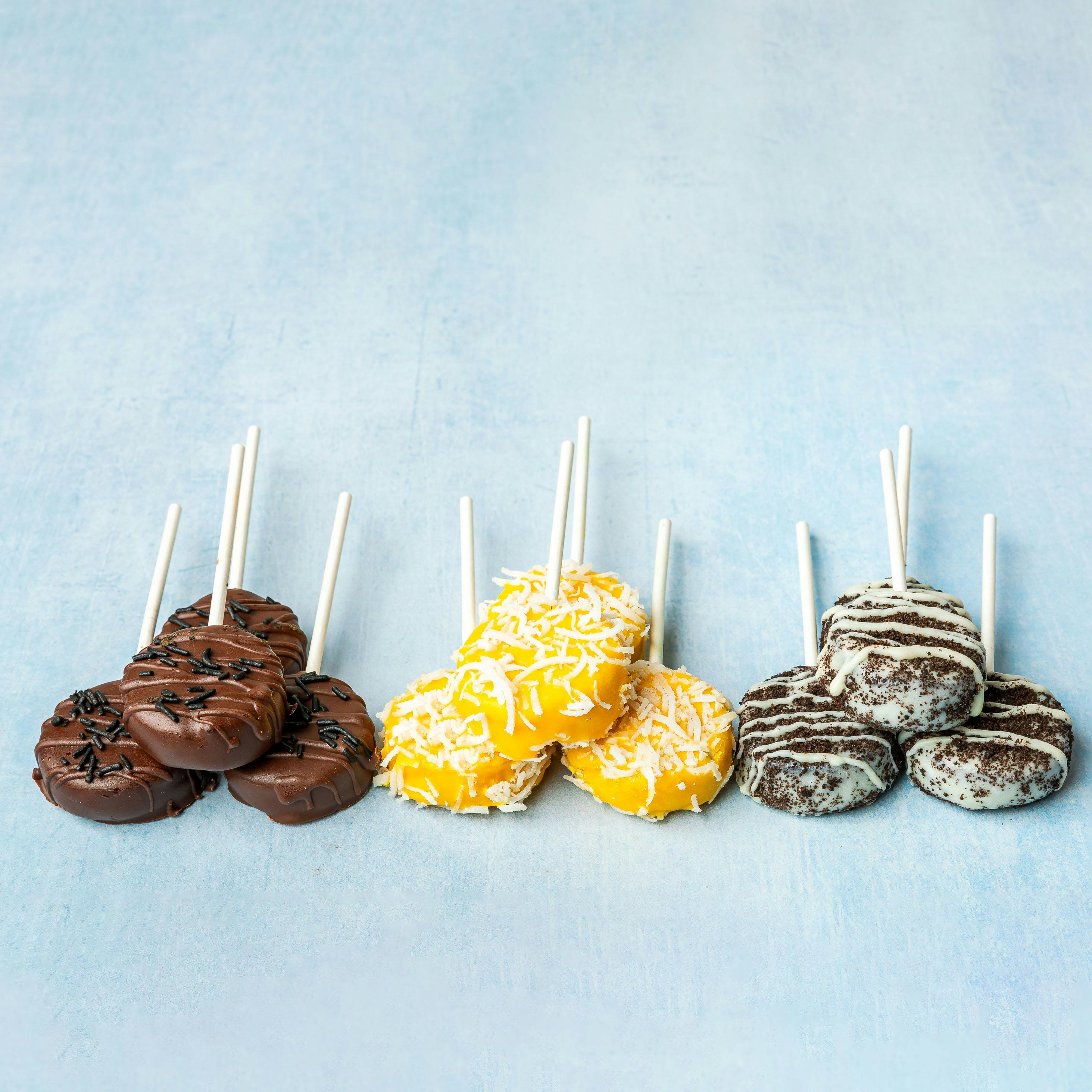 Assorted Cake Pops - 12 Pack by Splash Cafe