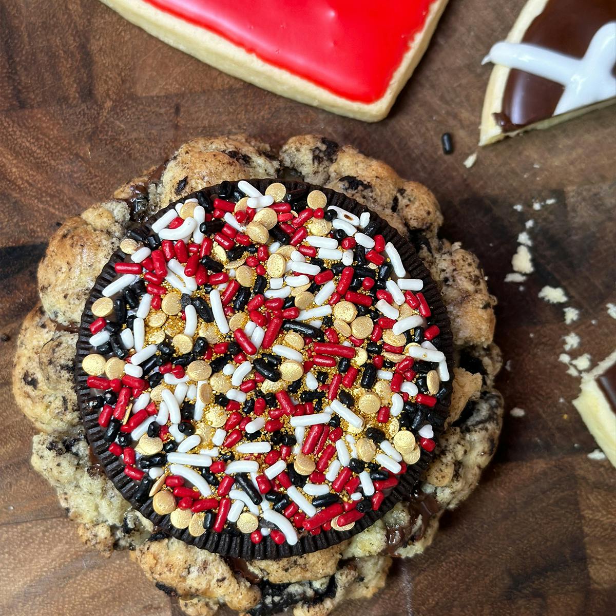 Championship Shuffle Lovers GIANT Cookies Pack by Big Fat Cookie - Alternate image 2