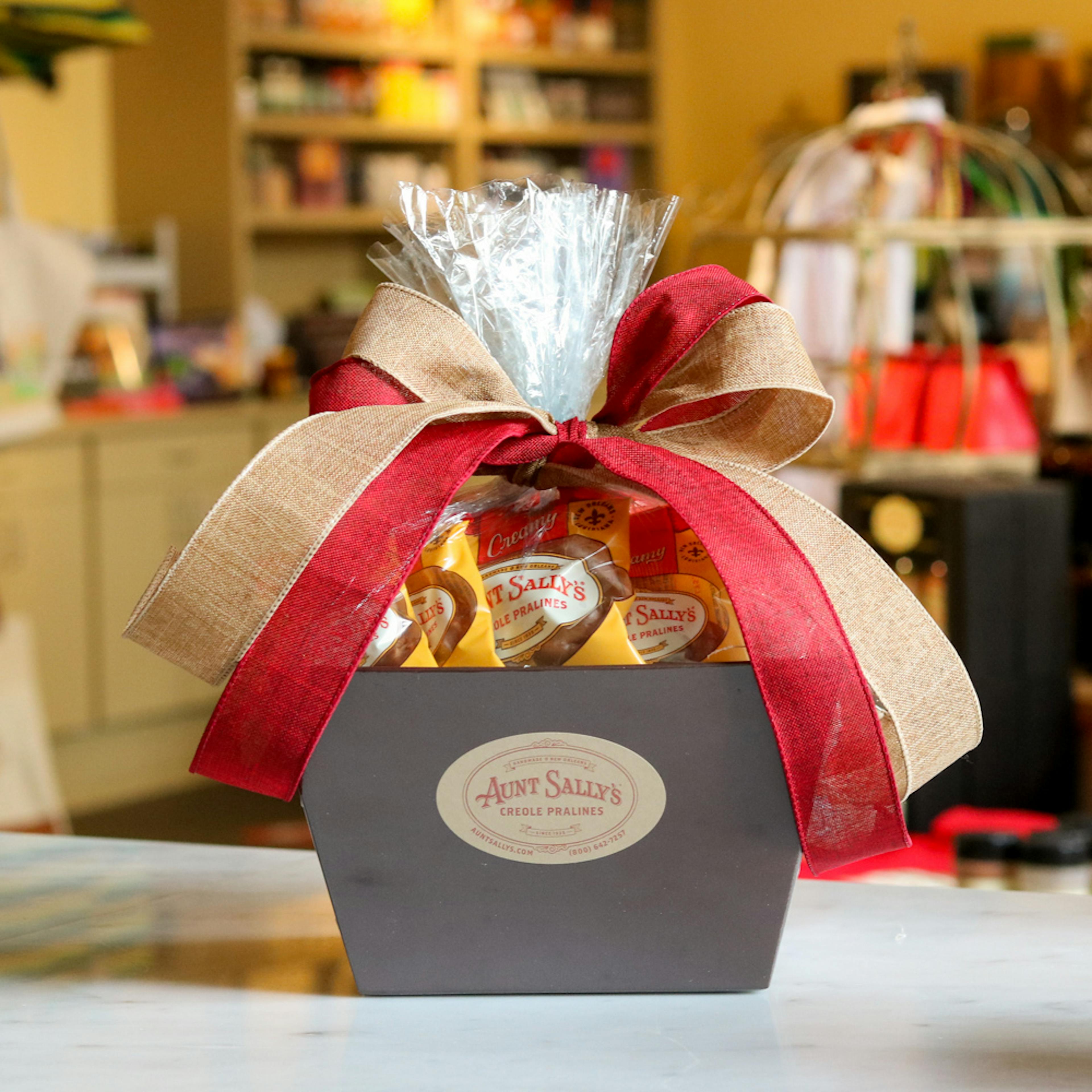 Maison Pralines Gift Basket - 21 Pack by Aunt Sally's Creole Pralines