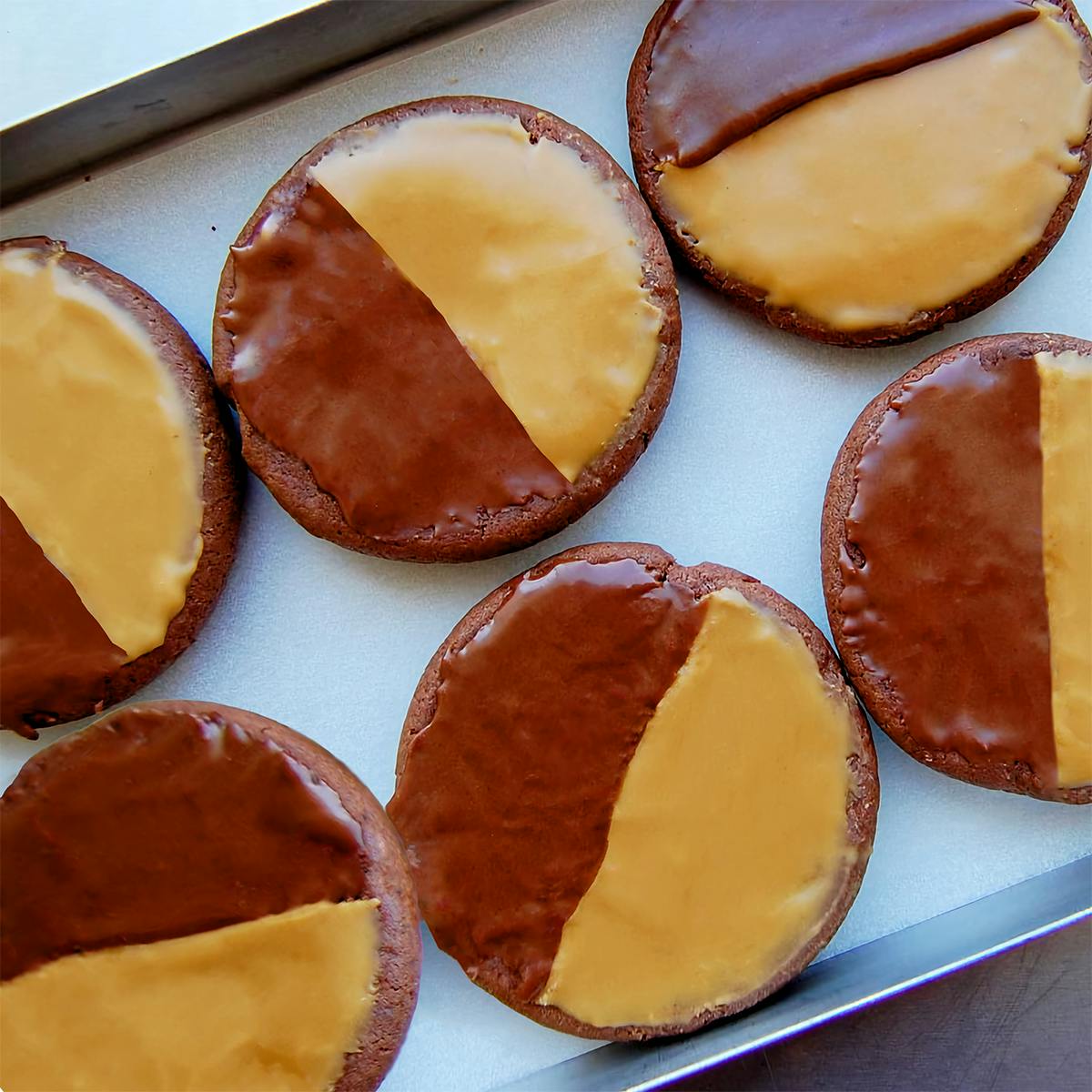 St Patrick's Day Cookie Box - 12 Pack by Cookie Good - Alternate image 2