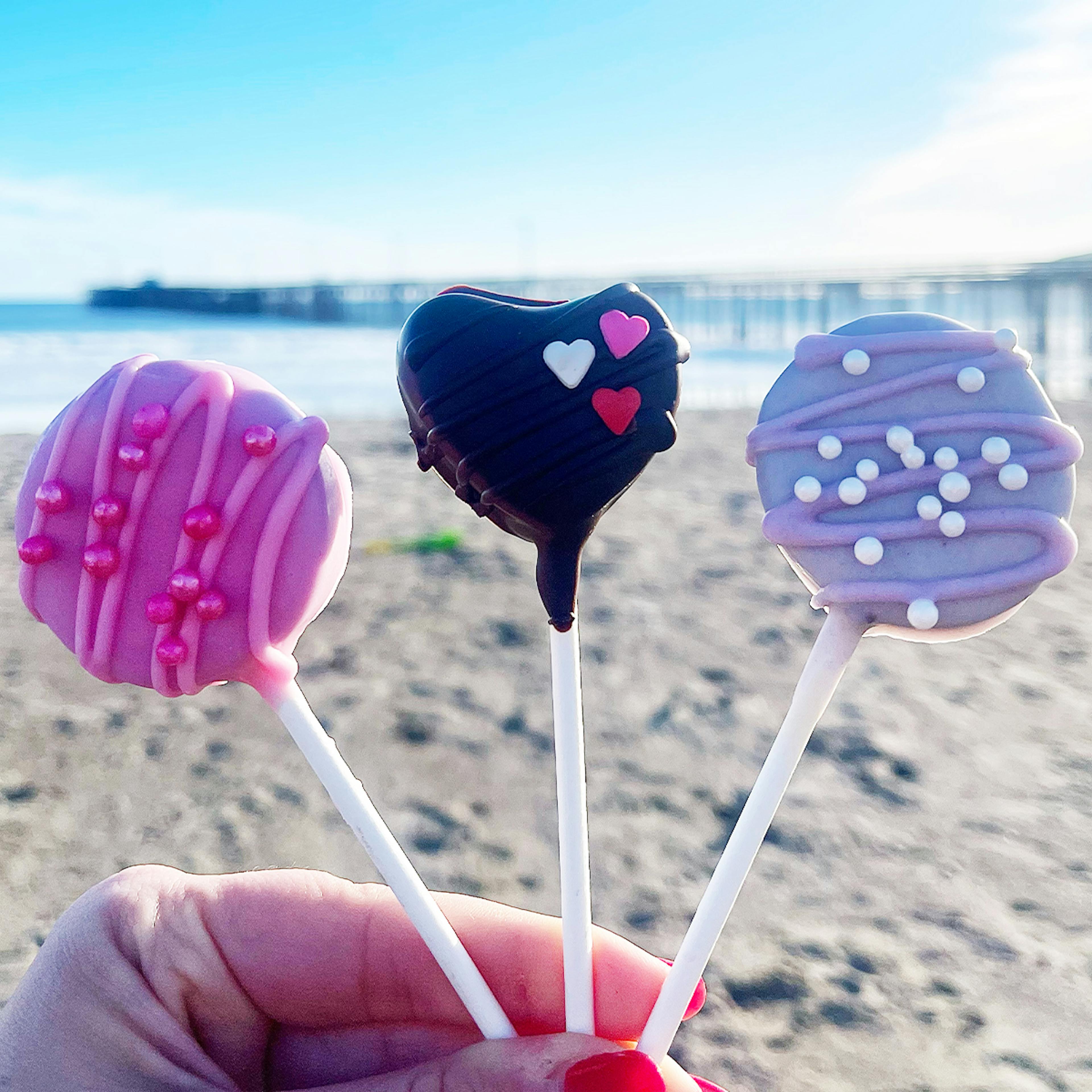 Mother's Day Cake Pops - 12 Pack by Splash Cafe