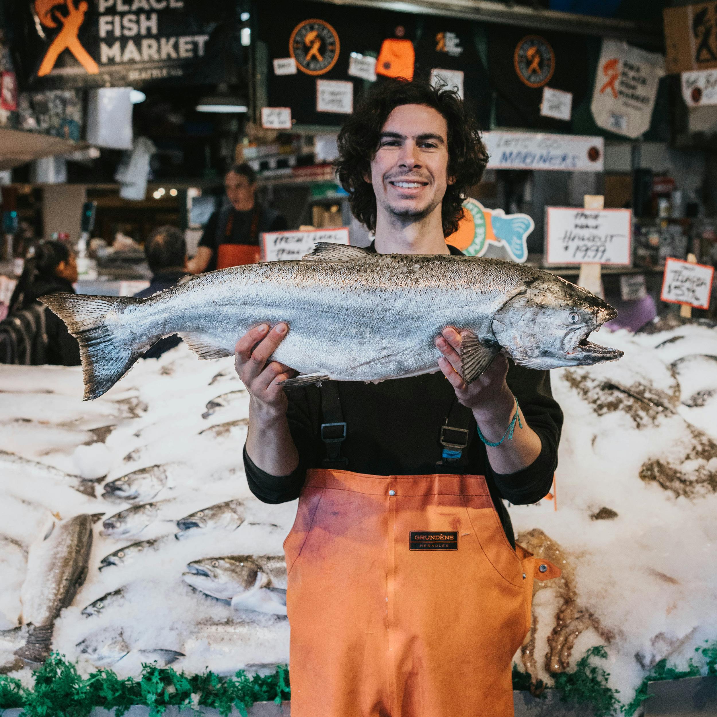 King Salmon - Whole Fish, Wild, Pacific, USA by Pike Place Fish Market - Alternate image 2