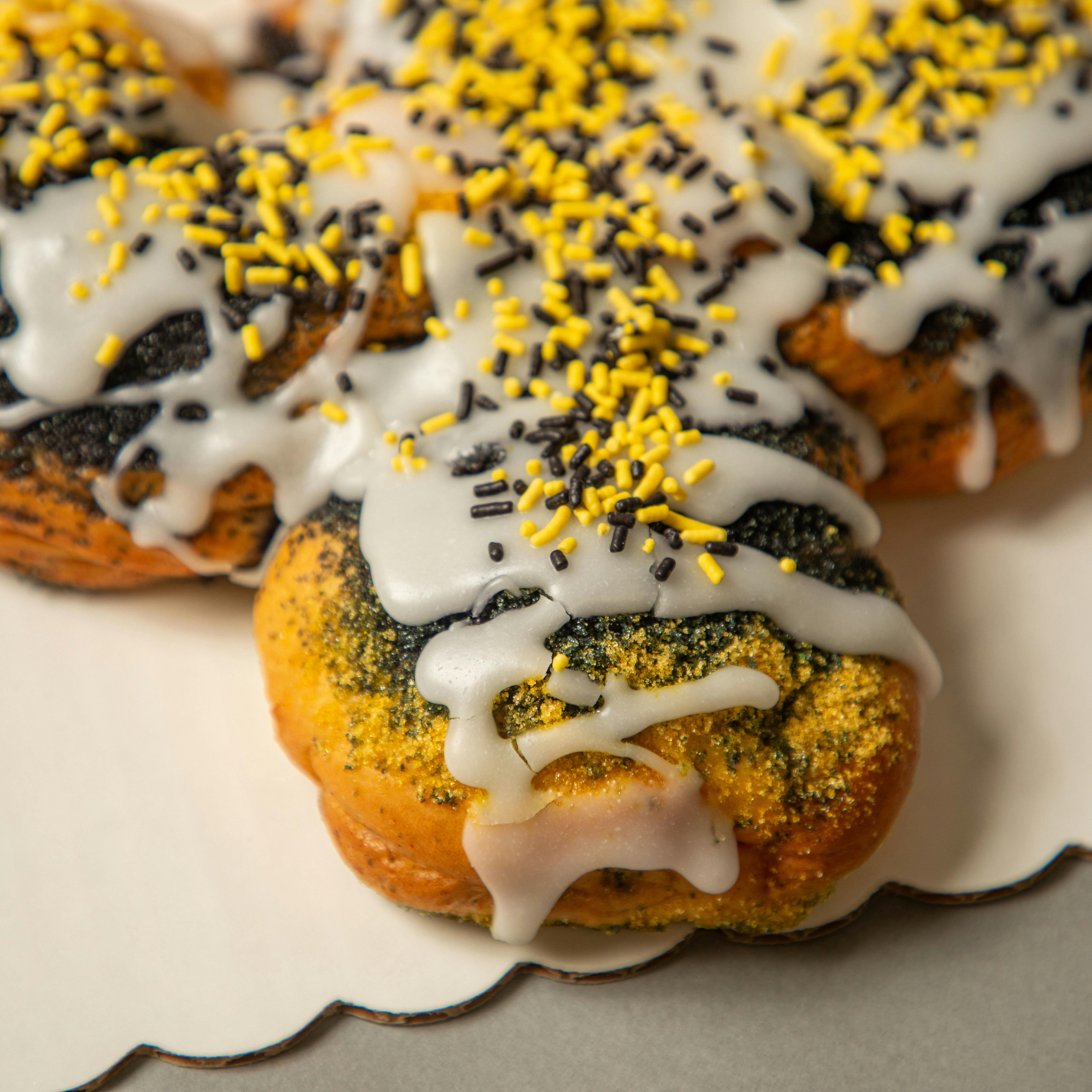 Fleur de Lis King Cake by Haydel's Bakery - Alternate image 2
