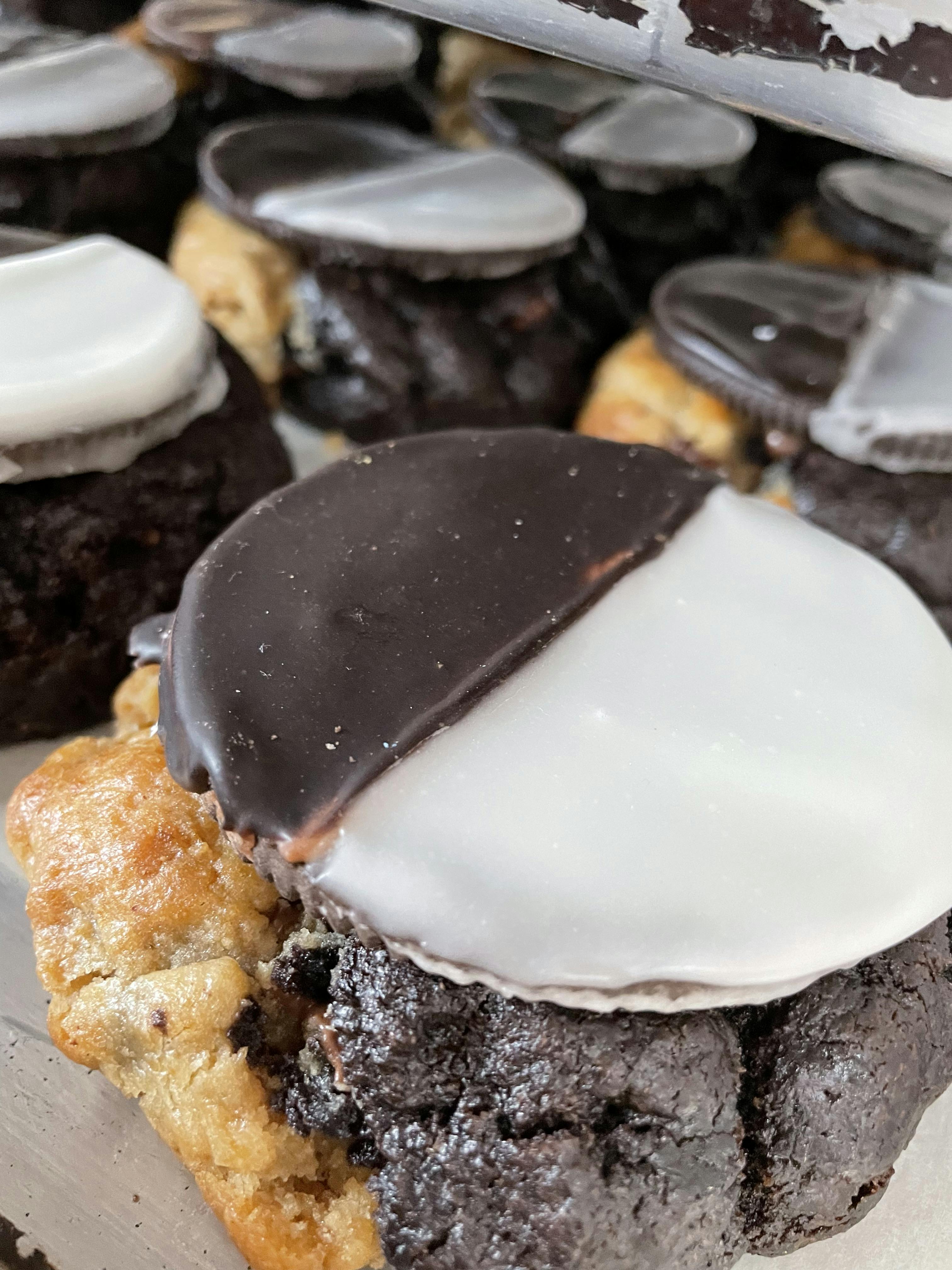 Deli GIANT Cookies Pack by Big Fat Cookie - Alternate image 9