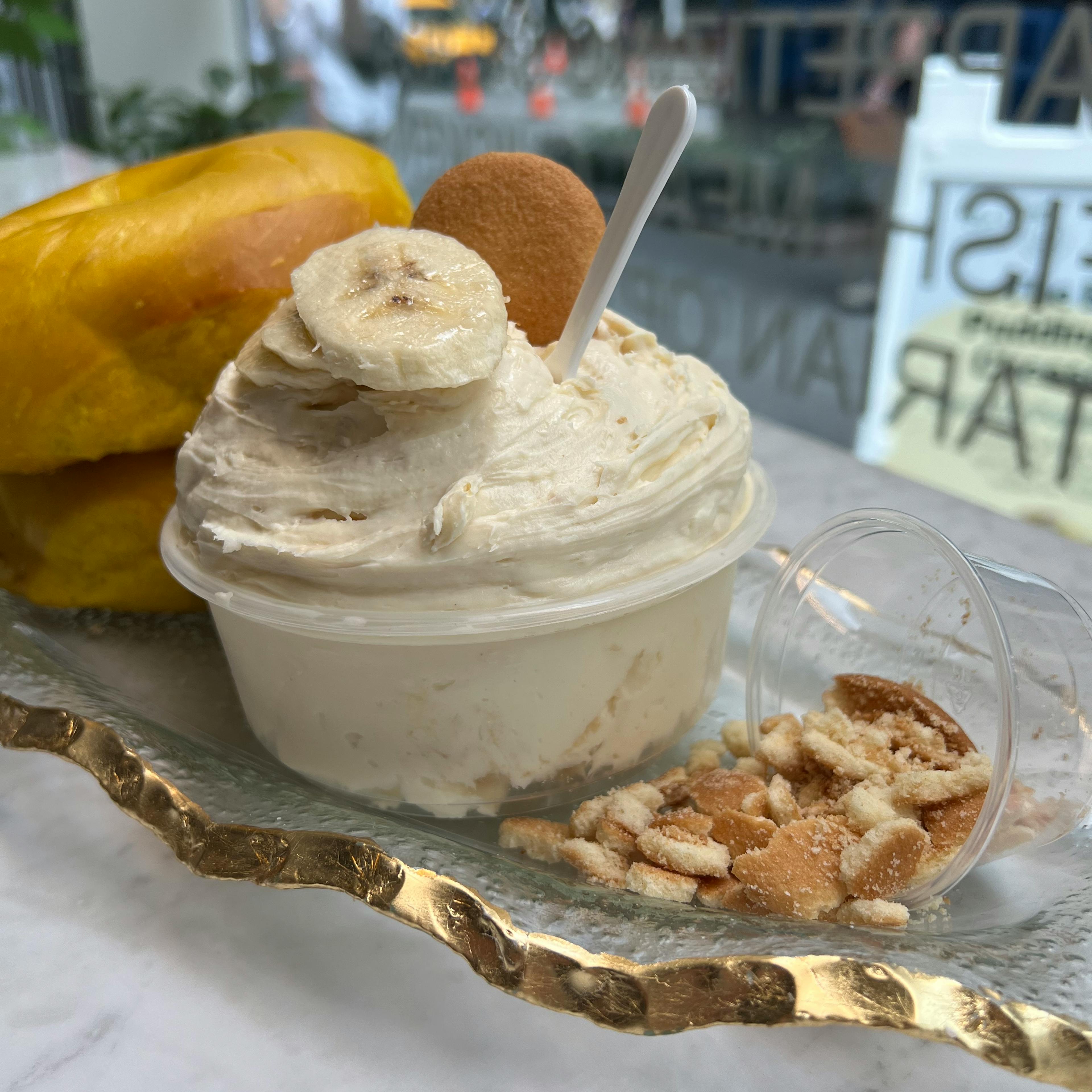 Ess-a-Bagel x Magnolia Bakery's Bagels + Banana Pudding Cream Cheese by Ess-a-Bagel - Alternate image 1