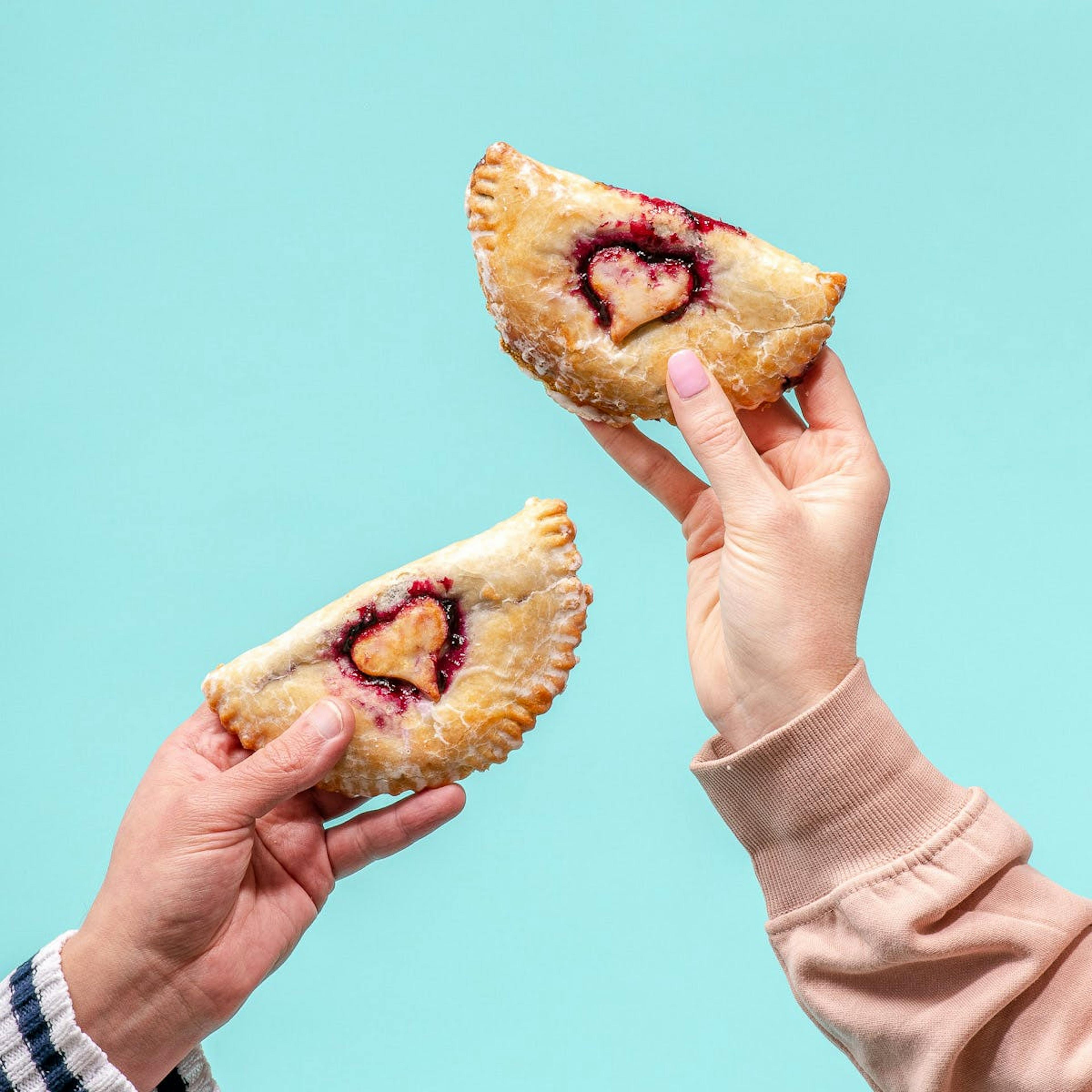 Apple + Huckleberry Hand Pies Combo Pack by Elle's Belles Bakery - Alternate image 3