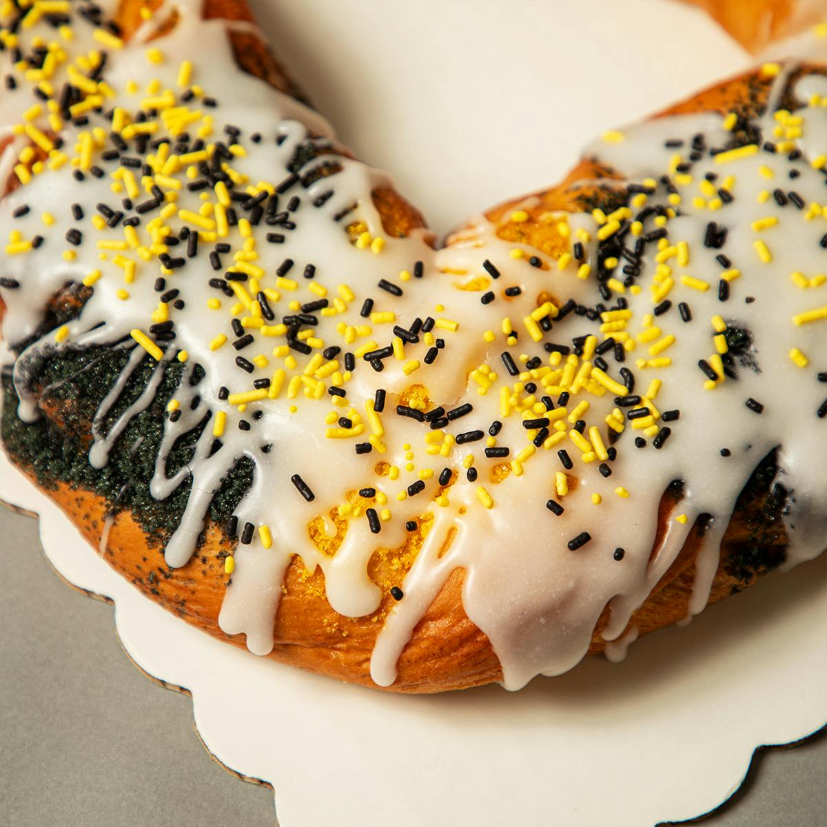 Black & Gold King Cake by Haydel's Bakery - Alternate image 1