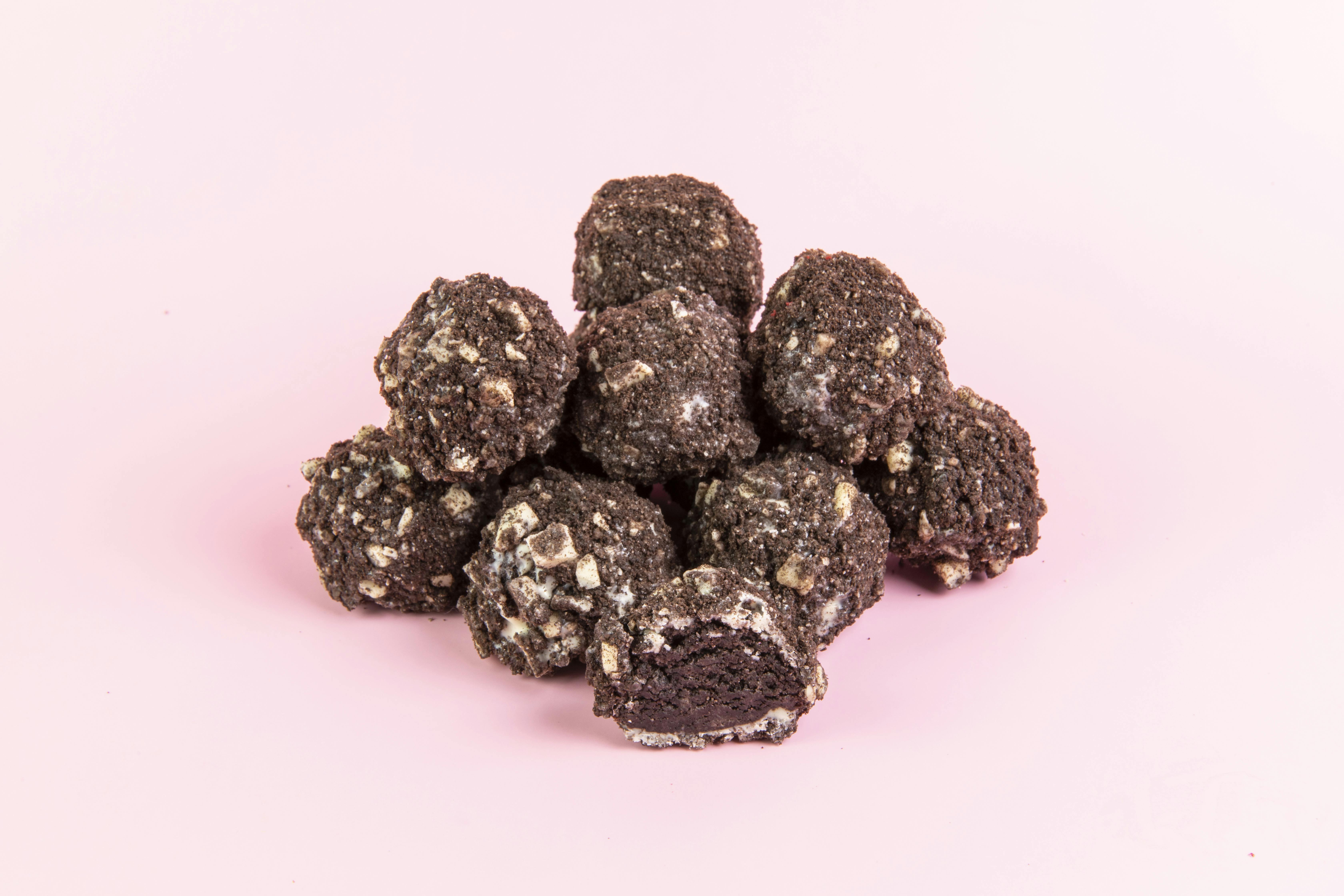 Cupcake Truffles - Choose Your Own 12 Pack by Trophy Cupcakes - Alternate image 7