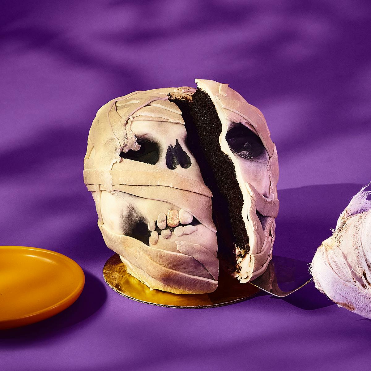 Mummy Skull Cake by Elle's Belles Bakery - Alternate image 1