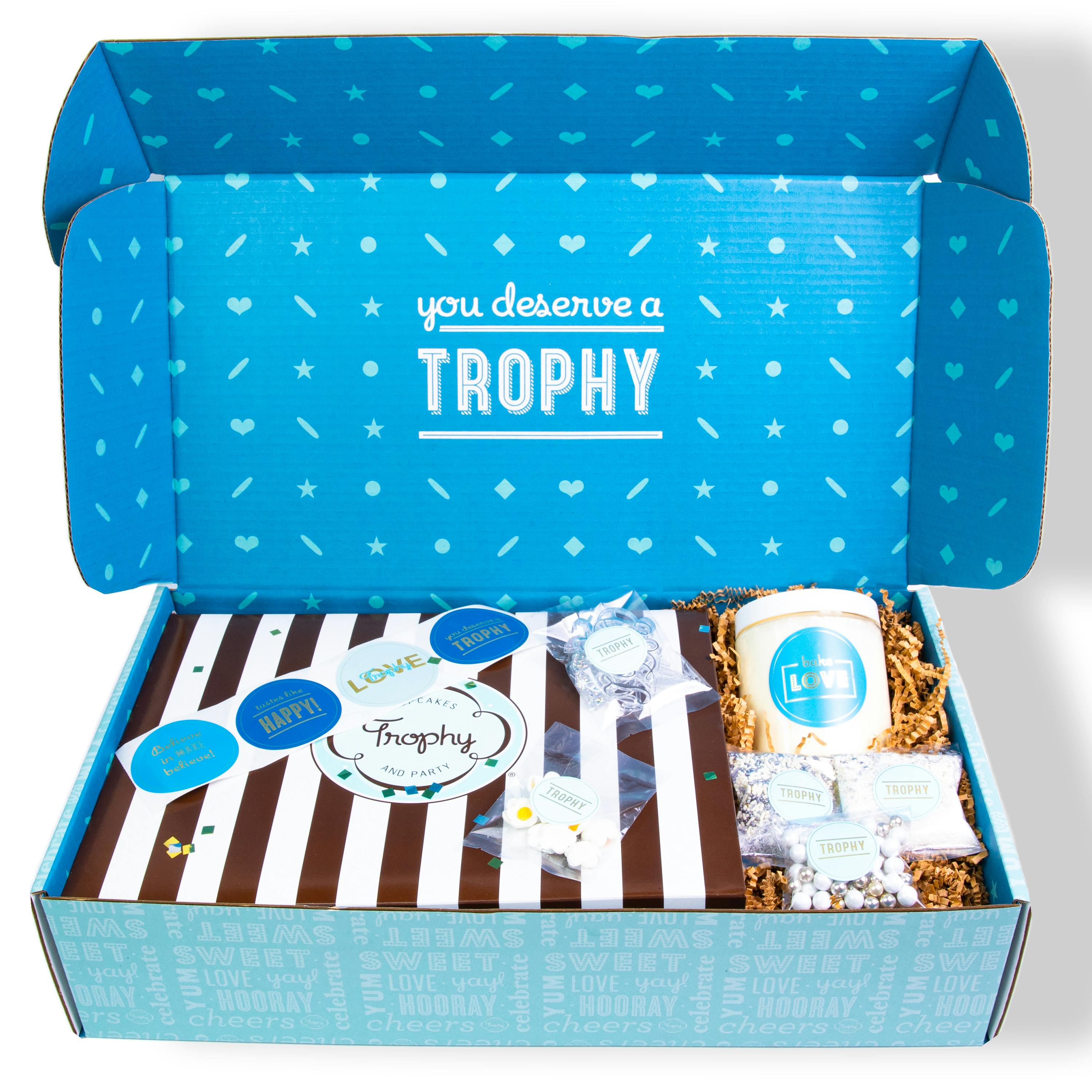 Cupcakes DIY Kit - Choose Your Own 12 Pack by Trophy Cupcakes - Alternate image 10