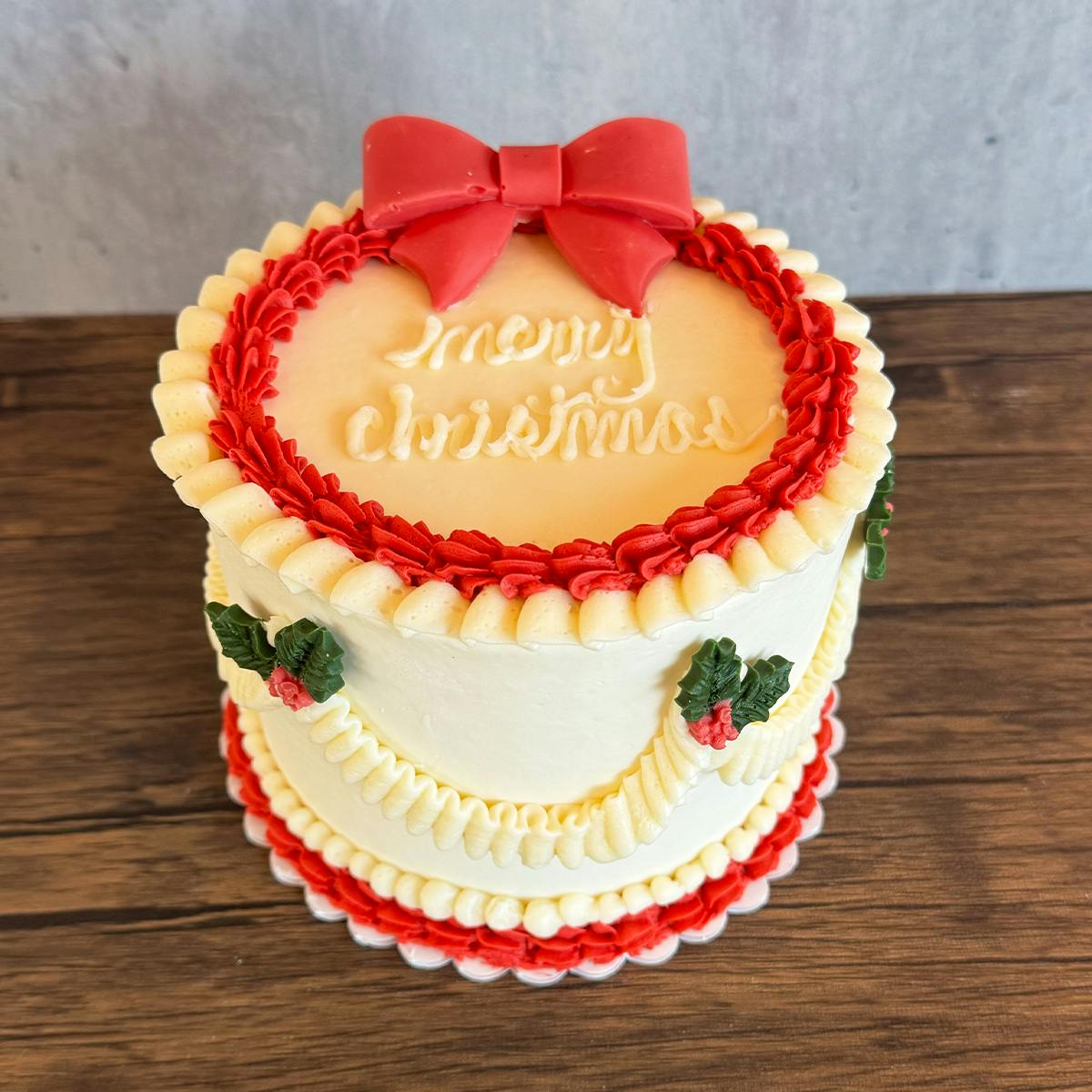 "Vintage Christmas" Biscoff Cookie Cake by Nadia Cakes