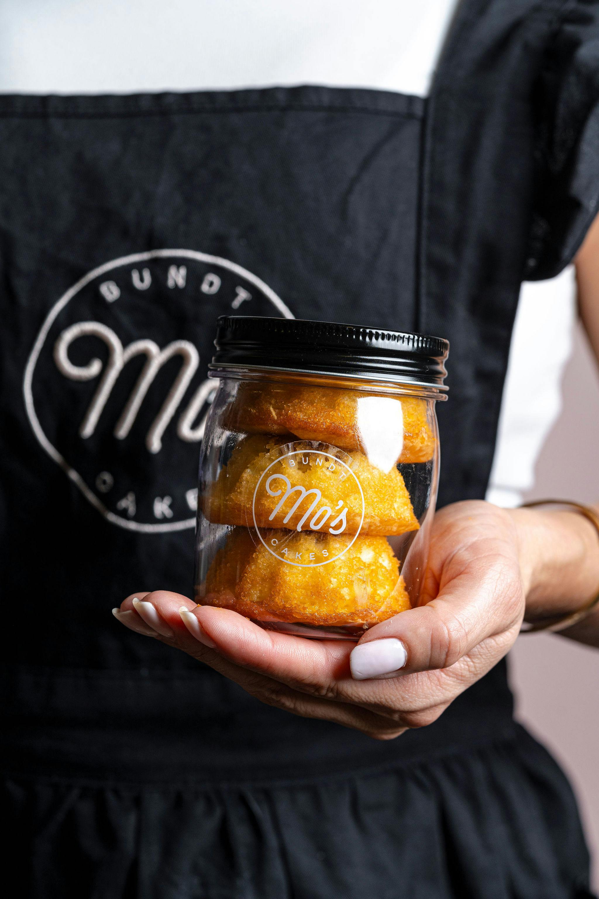 Father's Day Mini Bundt Cake Jars Gift Box by Mo's Bundt Cakes - Alternate image 5