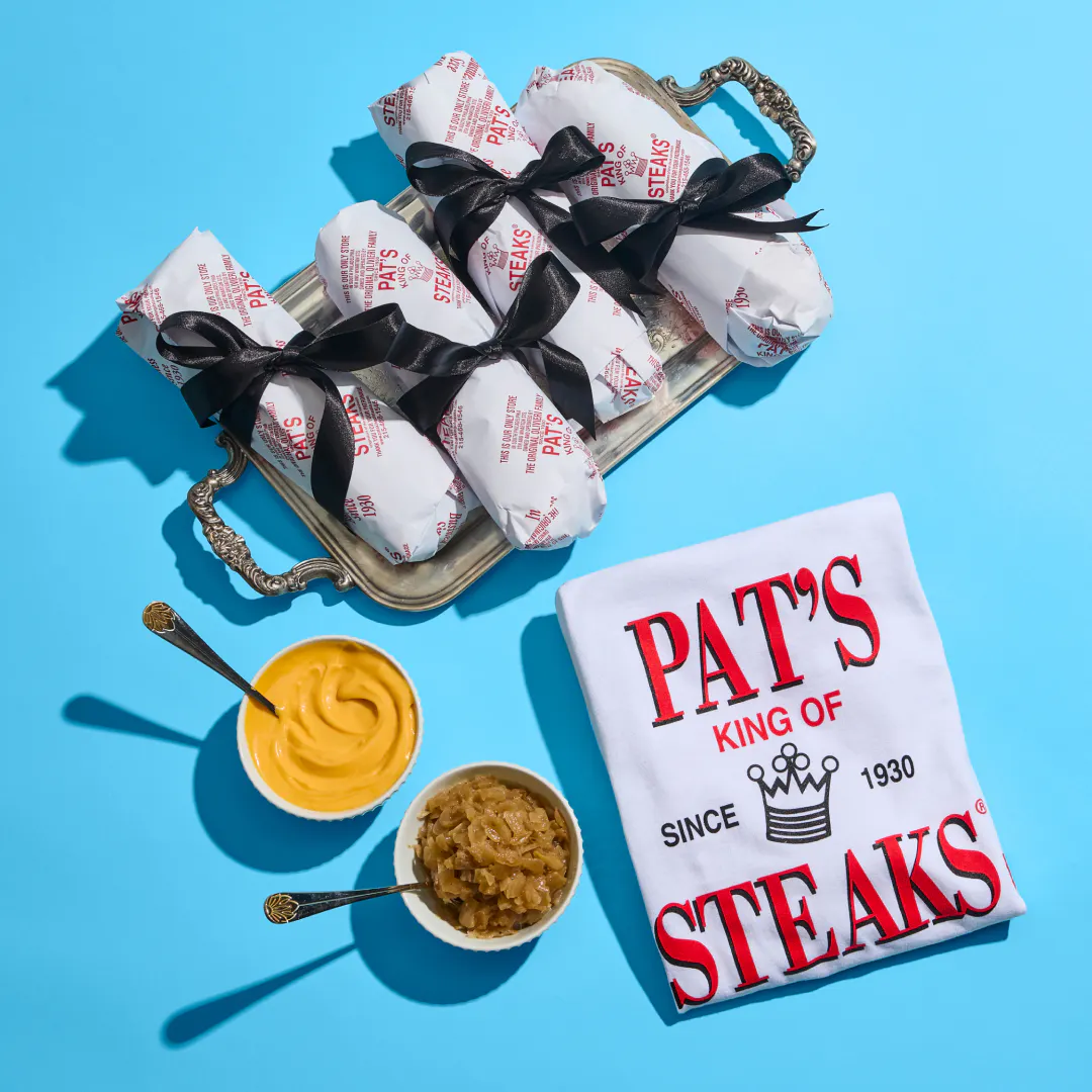 Pat's King of Steaks - Original Philly Cheesesteak + T-Shirt - 4 Pack