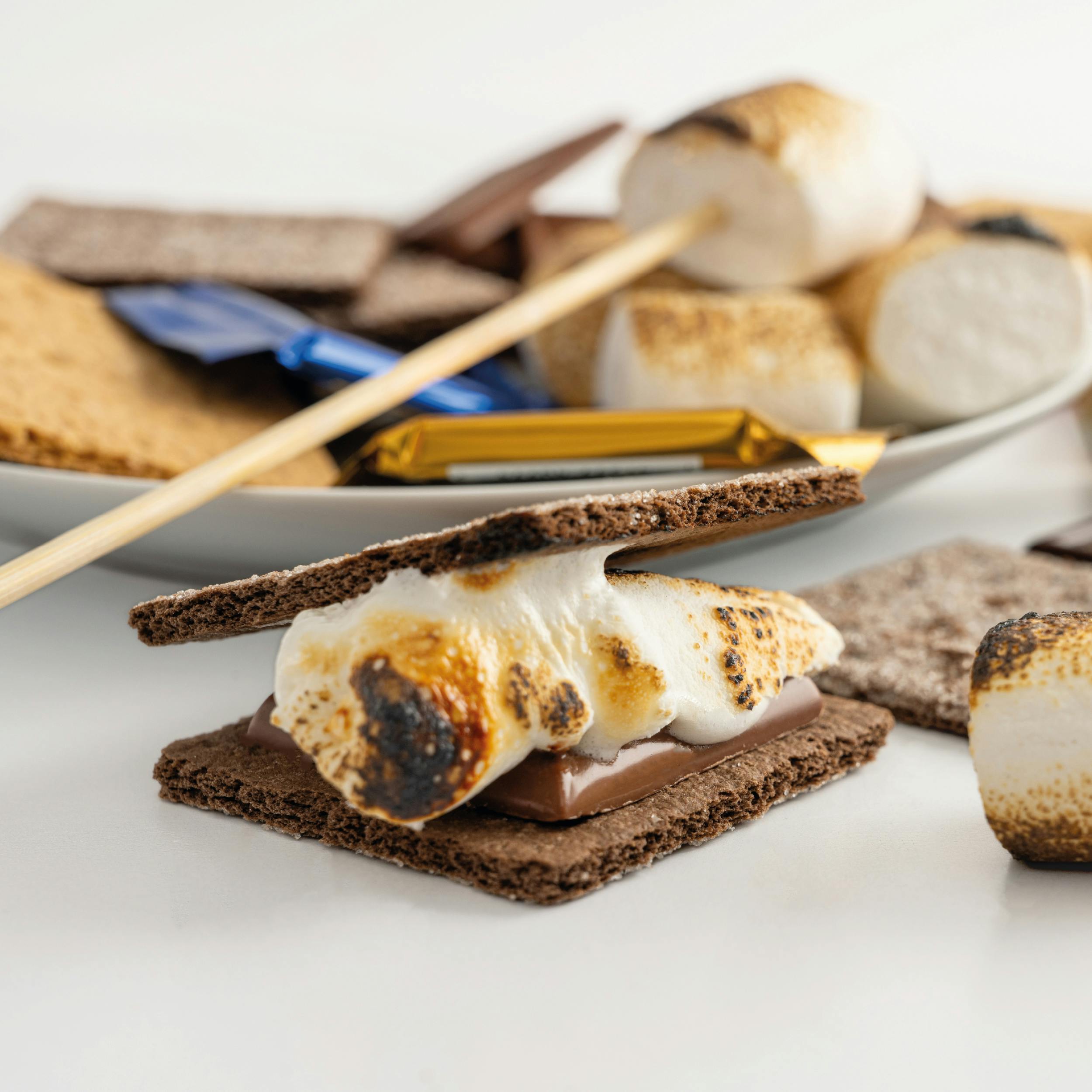 Sweet E’s Luxe S’mores Kit by Sweet E's Bake Shop - Alternate image 3