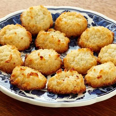 Macaroons - 12 Pack by Jaarsma Bakery - Alternate image 1