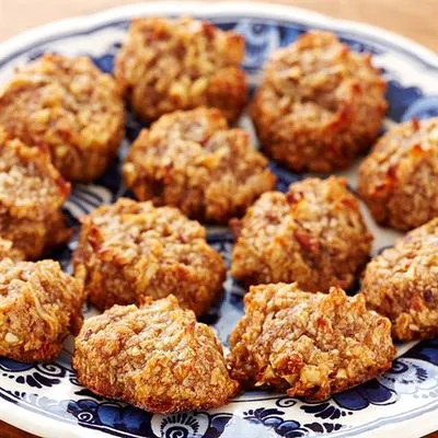 Macaroons - 12 Pack by Jaarsma Bakery