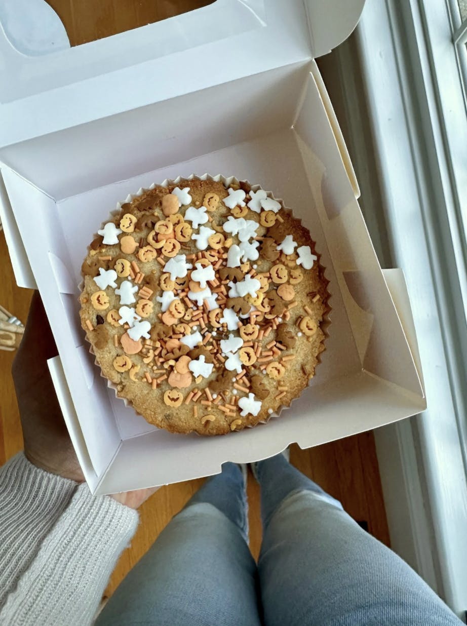 Gluten Free + Vegan Halloween Cookie Pie by Stylish Spoon