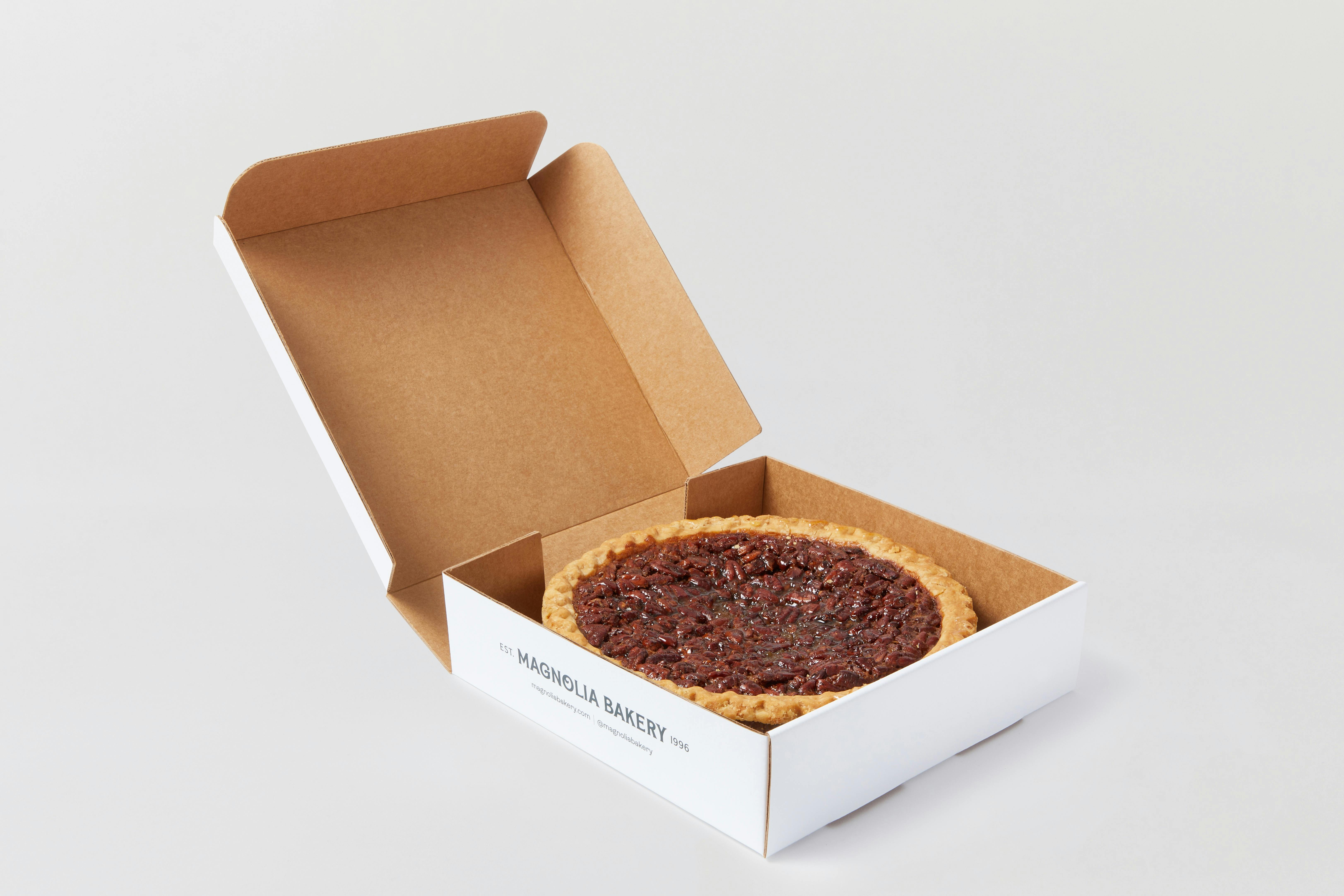 Thanksgiving Banana Pudding + Pie Combo by Magnolia Bakery - Alternate image 9