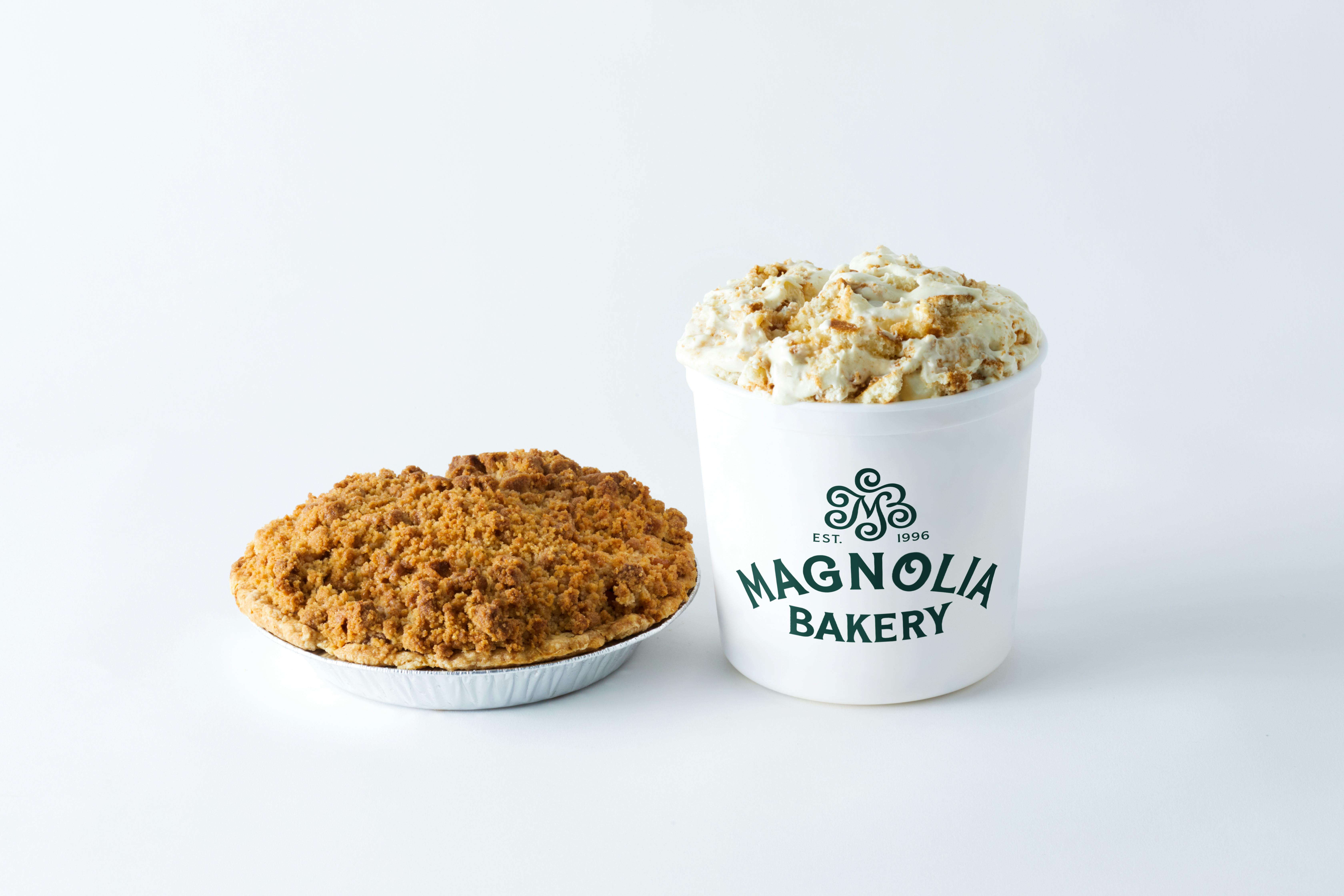 Thanksgiving Banana Pudding + Pie Combo by Magnolia Bakery