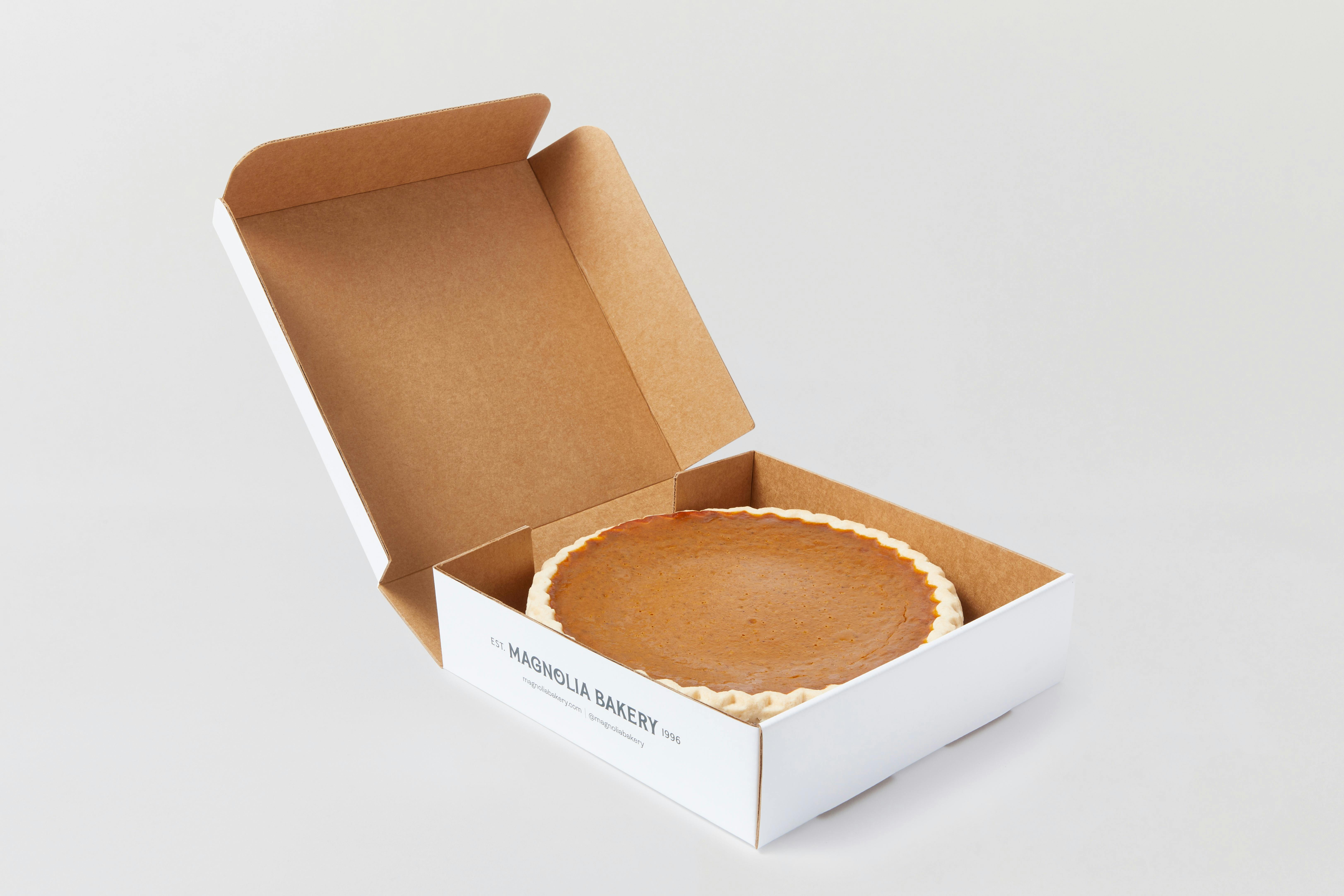 Thanksgiving Banana Pudding + Pie Combo by Magnolia Bakery - Alternate image 12