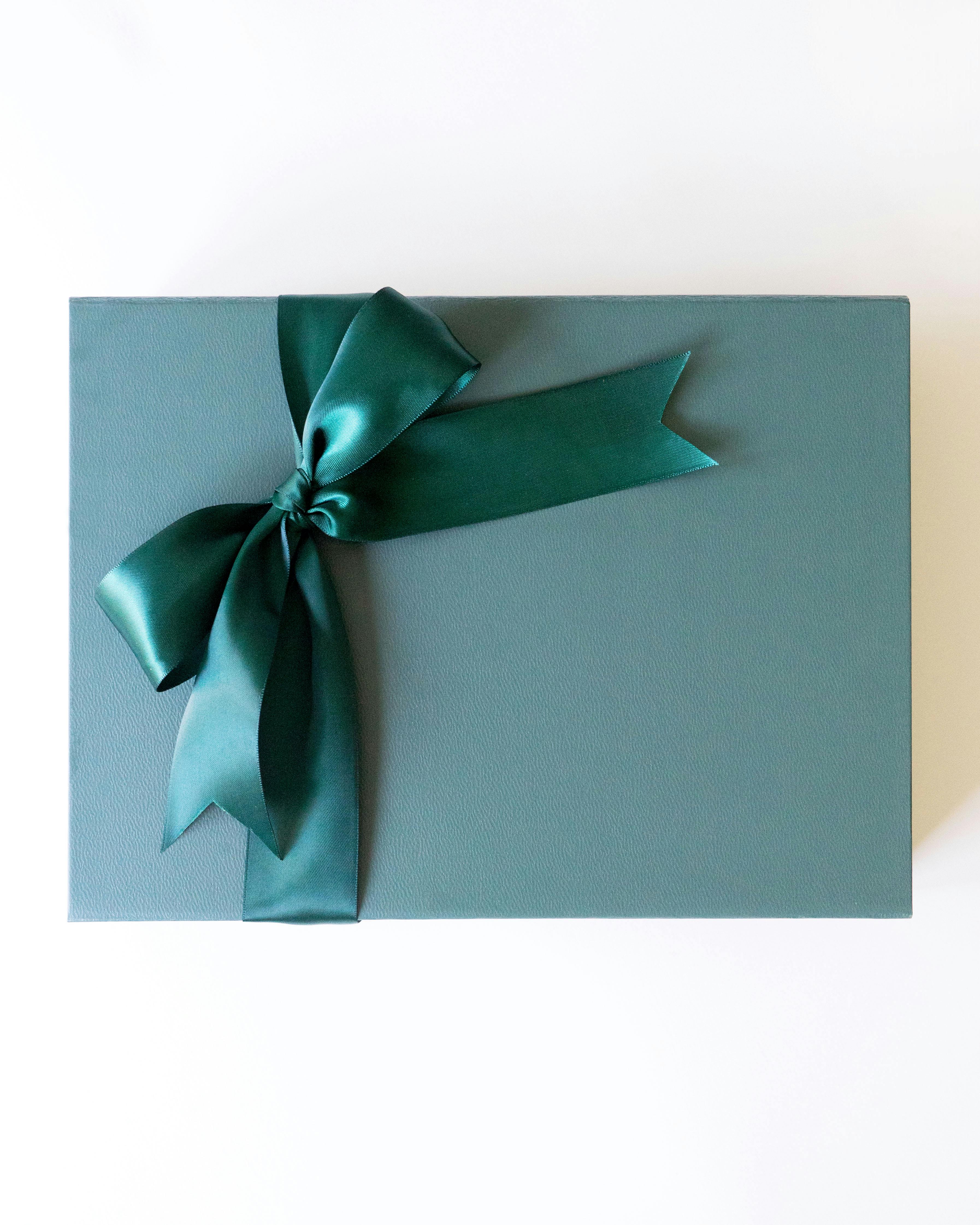 Cake Tasting Sampler Gift Box by Miri Nadler Cakes - Alternate image 2