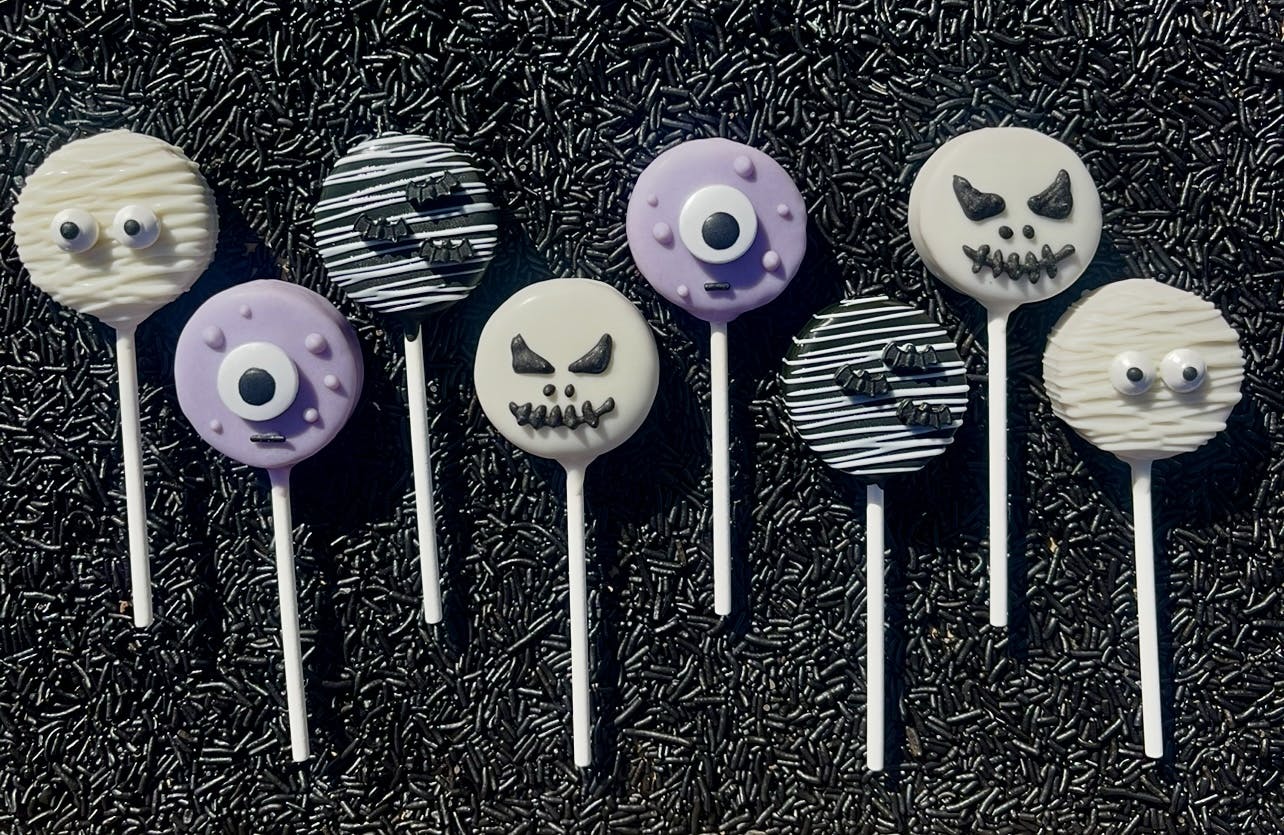 Halloween Cake Pops - 12 Pack by Splash Cafe