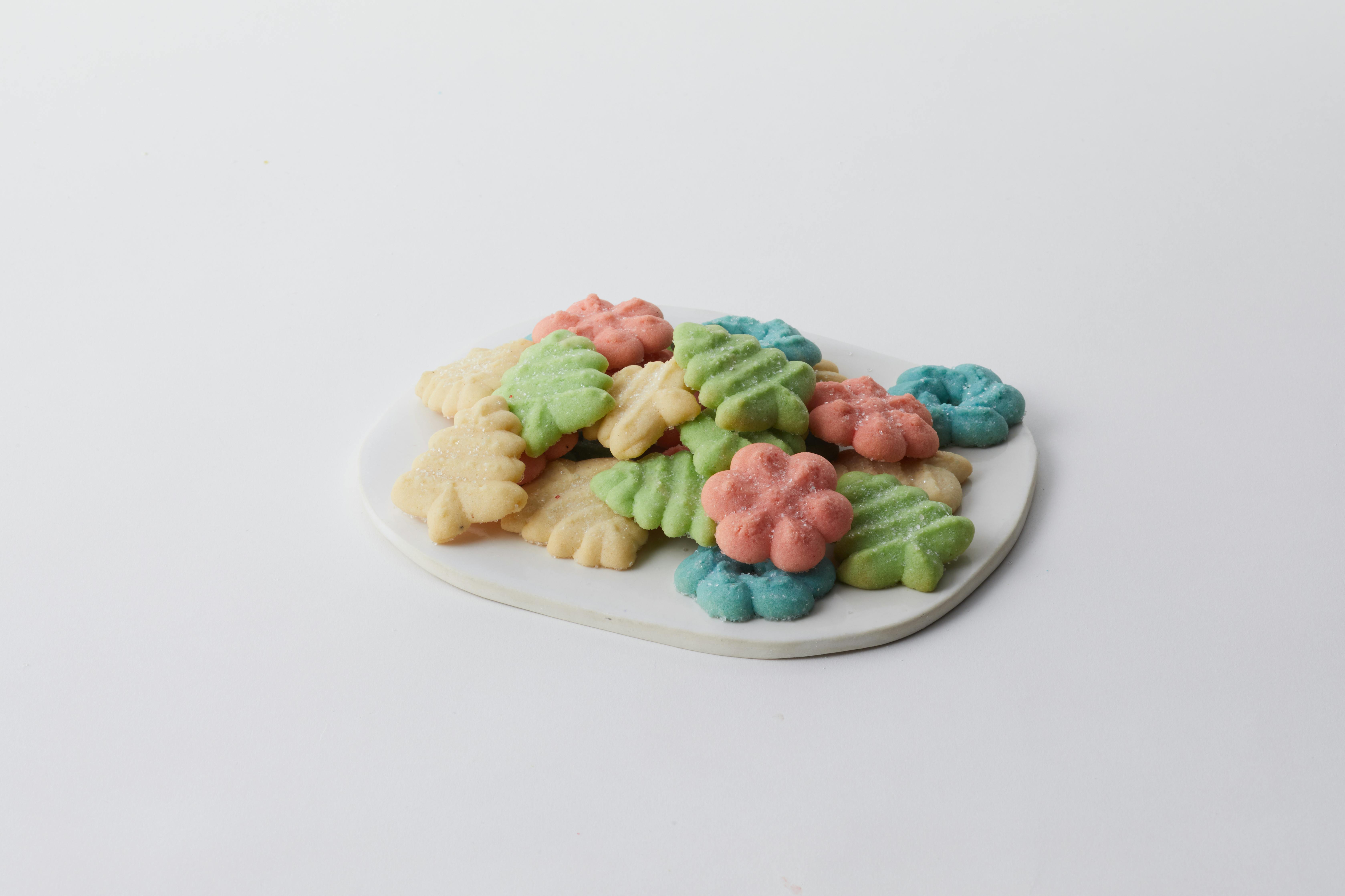 Premium Holiday Cookie Gift Tin by Magnolia Bakery - Alternate image 4