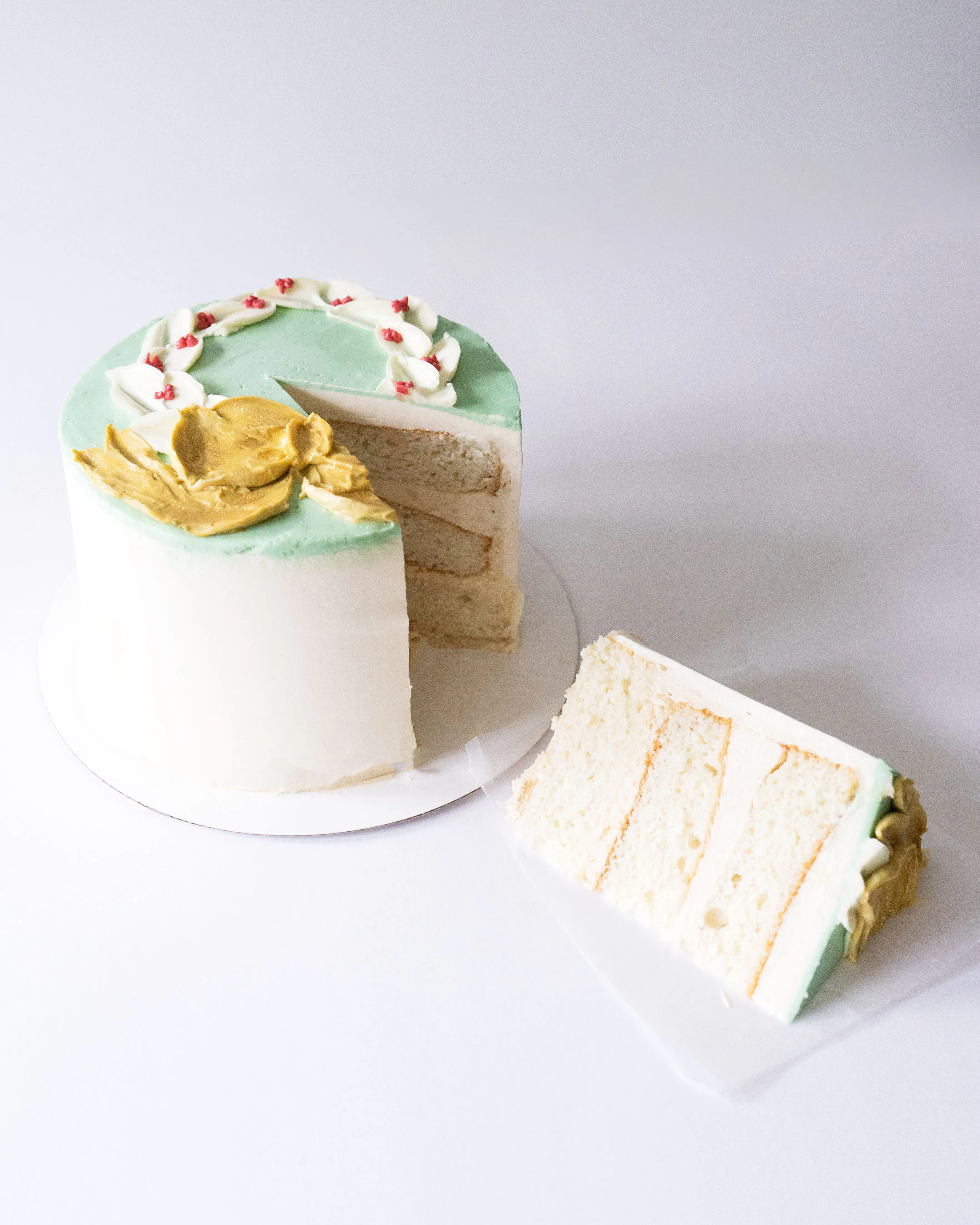 Christmas Decorated Vanilla Cake with Biscoff Buttercream by Miri Nadler Cakes - Alternate image 1