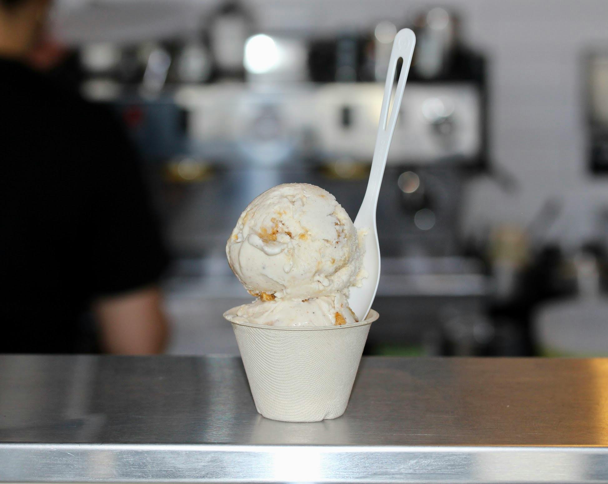 In Your Dreams Ice Cream Sundae Kit - 2 Pints by Humphry Slocombe Ice Cream - Alternate image 3