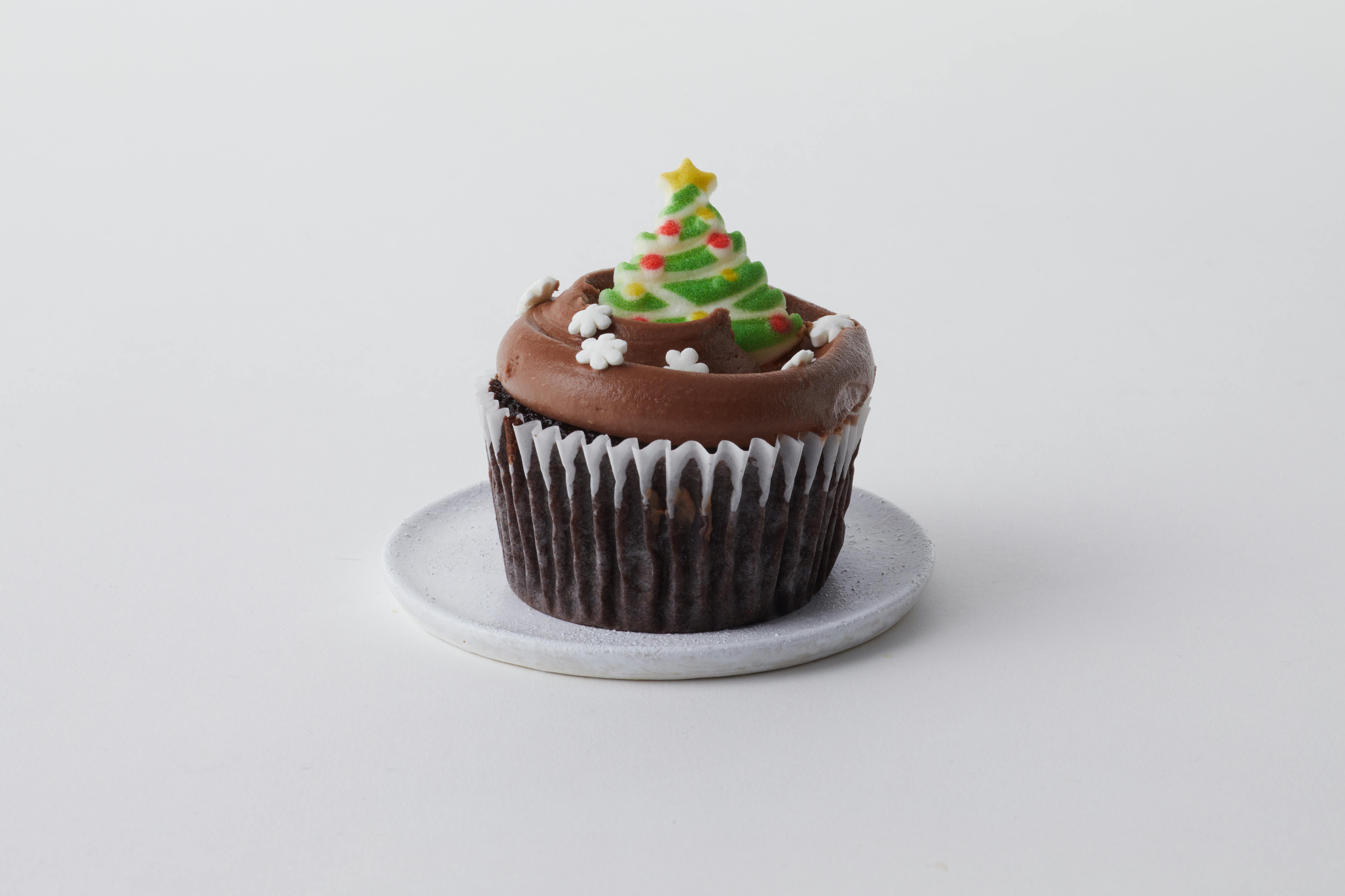 Holiday Banana Pudding + Cupcakes Combo Pack by Magnolia Bakery - Alternate image 7