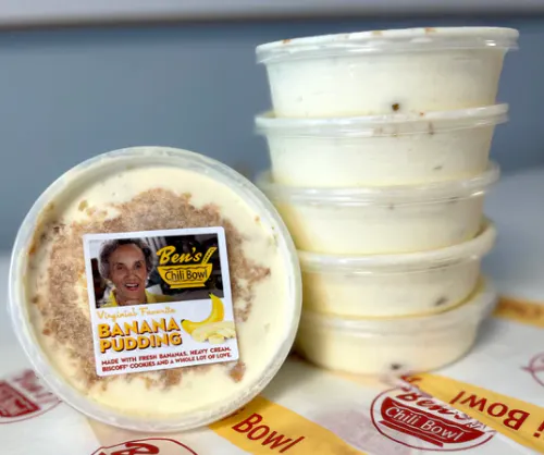 "Killin' It" Half Smoke Sausage + Chili Sauce + Banana Pudding Bundle by Ben's Chili Bowl - Alternate image 2