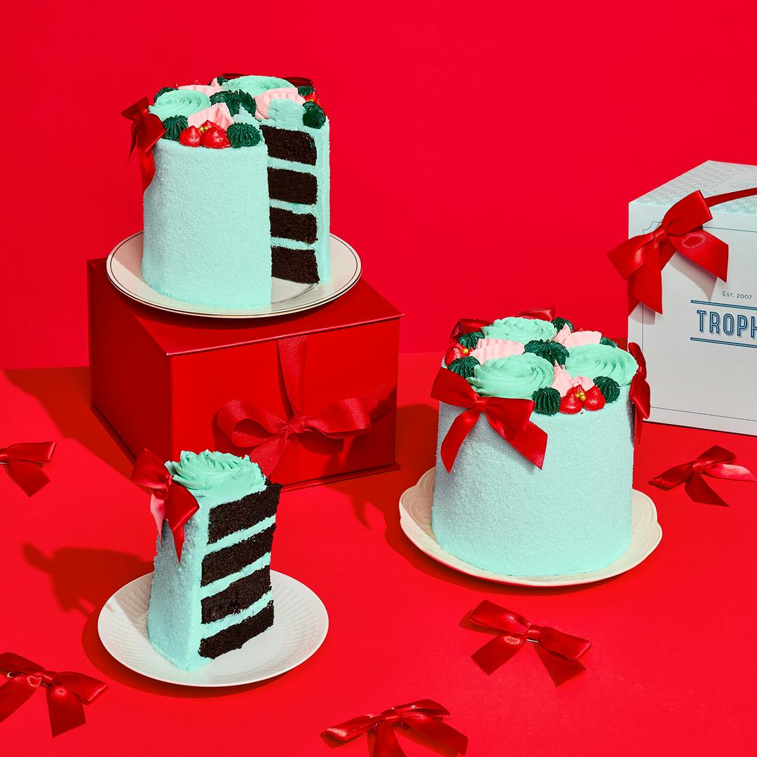 Holiday "Ribbon & Ruffles" Cake by Trophy Cupcakes