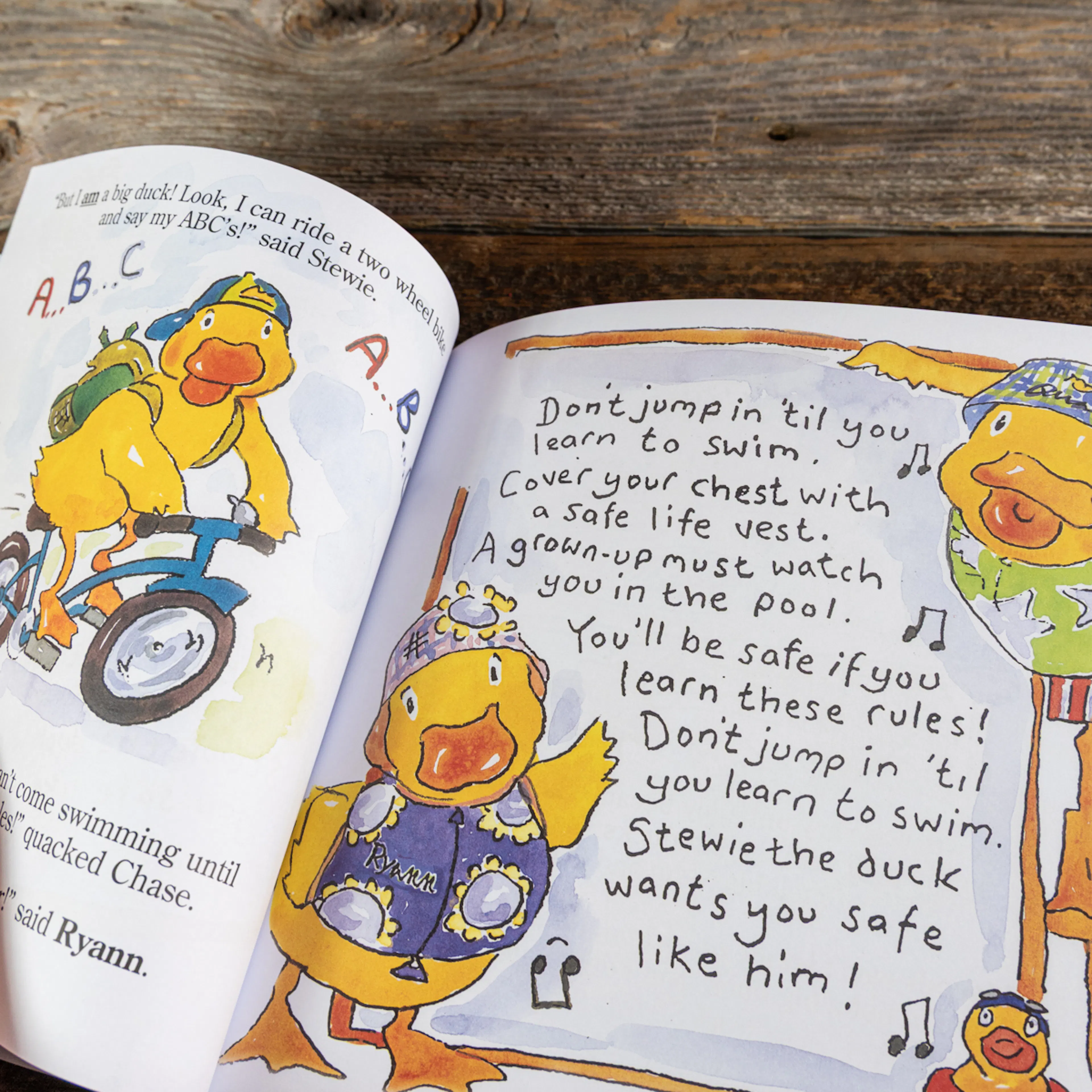 Stewie The Duck Singing Plush Toy + Book Bundle by Stew Leonard's - Alternate image 3