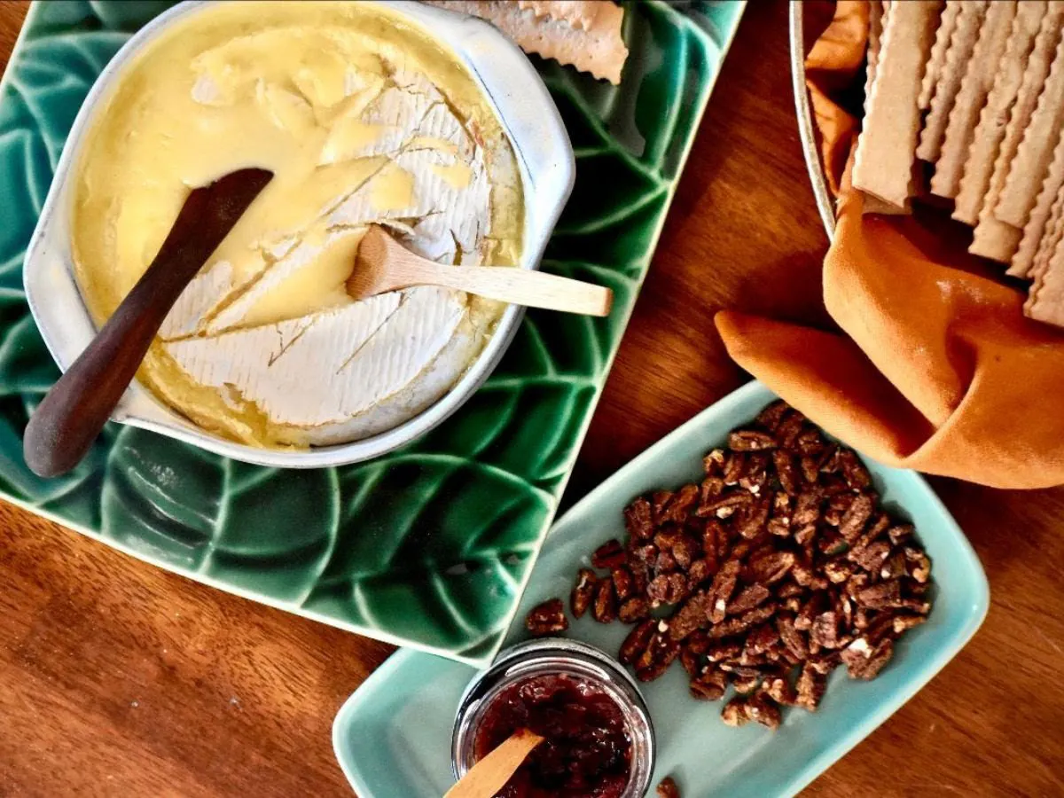 The Entertainer by Jasper Hill Farm - Alternate image 2