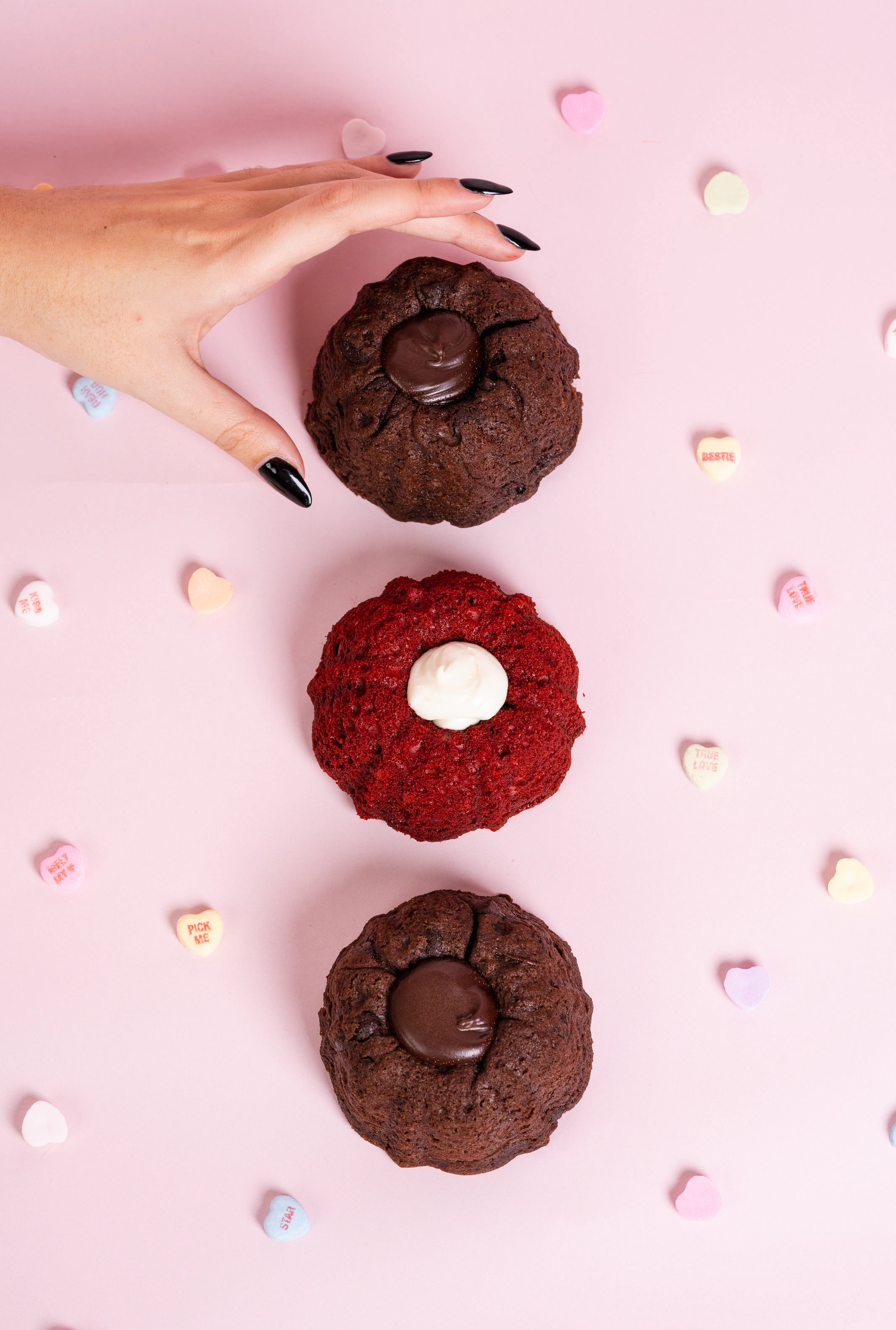 Valentine's Mini Bundt Cake Gift Box by Mo's Bundt Cakes - Alternate image 2