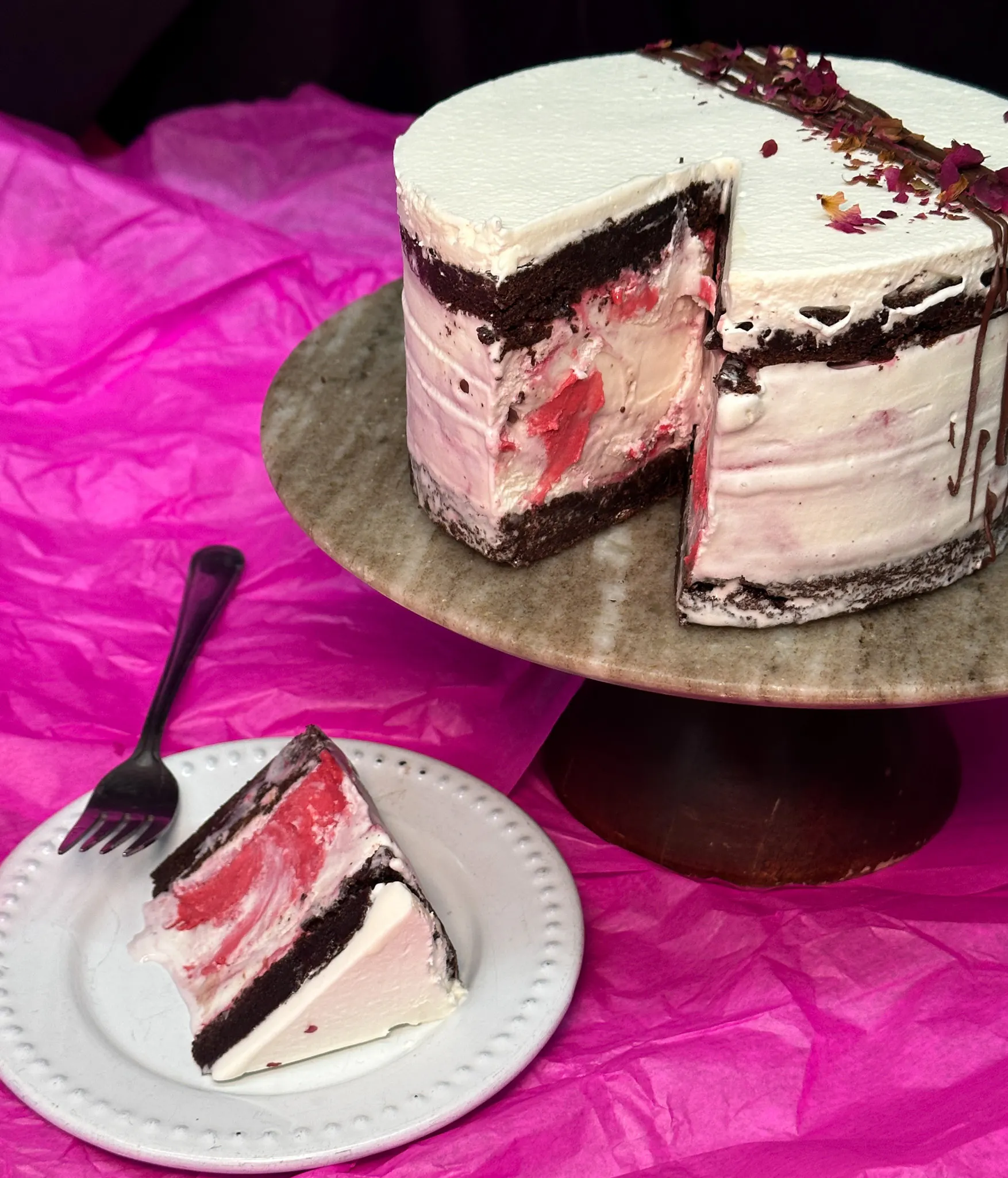 Valentine's Day "Heart Stopper" Ice Cream Cake by La Newyorkina