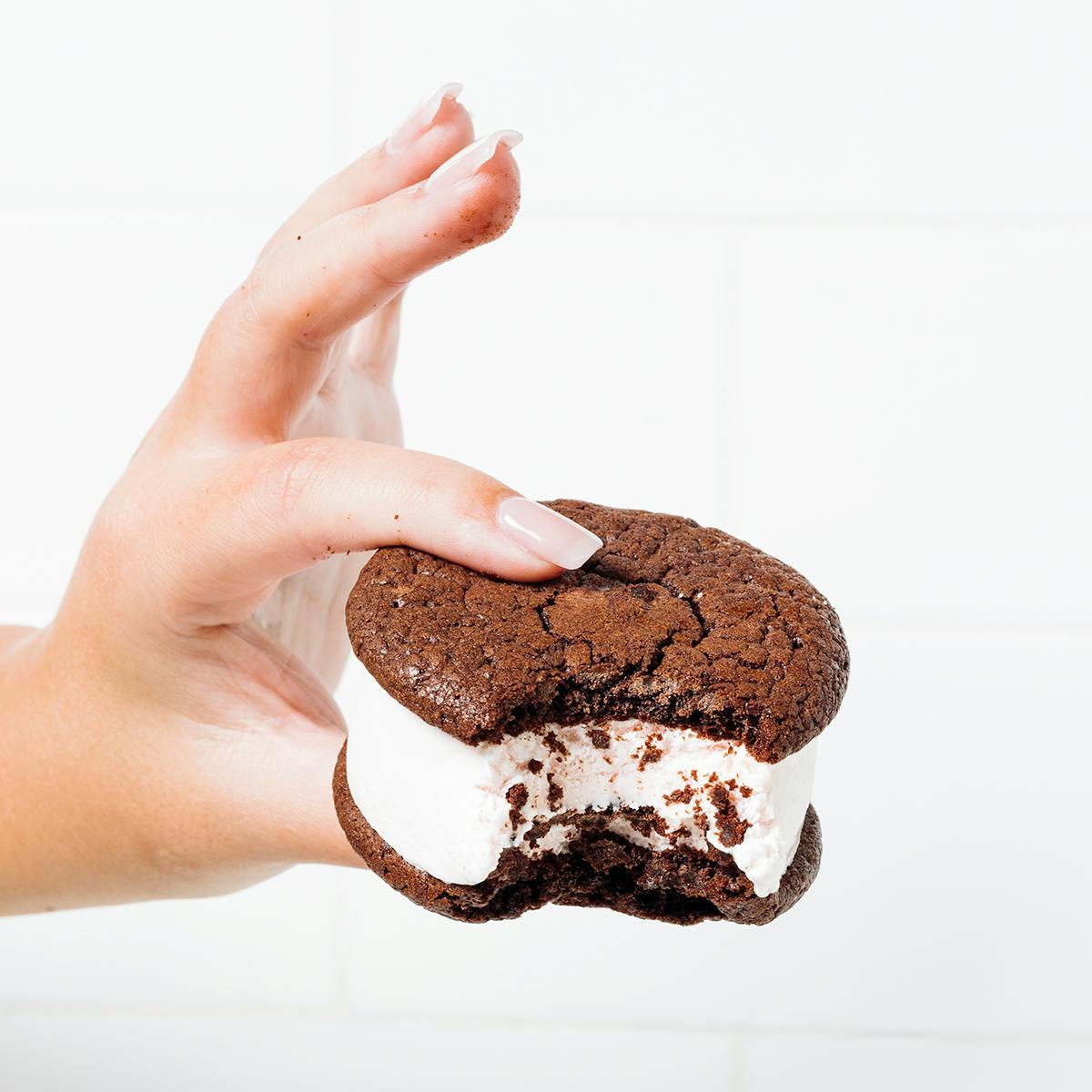 Best Sellers Ice Cream Sandwiches - 8 Pack by Nye's Cream Sandwiches - Alternate image 3