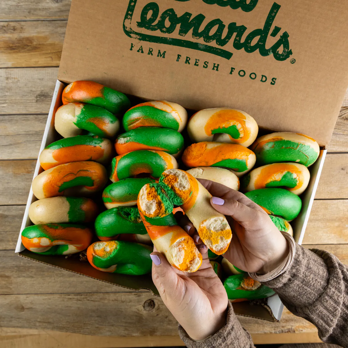 St. Patrick's Day Bagels - 2 Dozen by Stew Leonard's - Alternate image 2