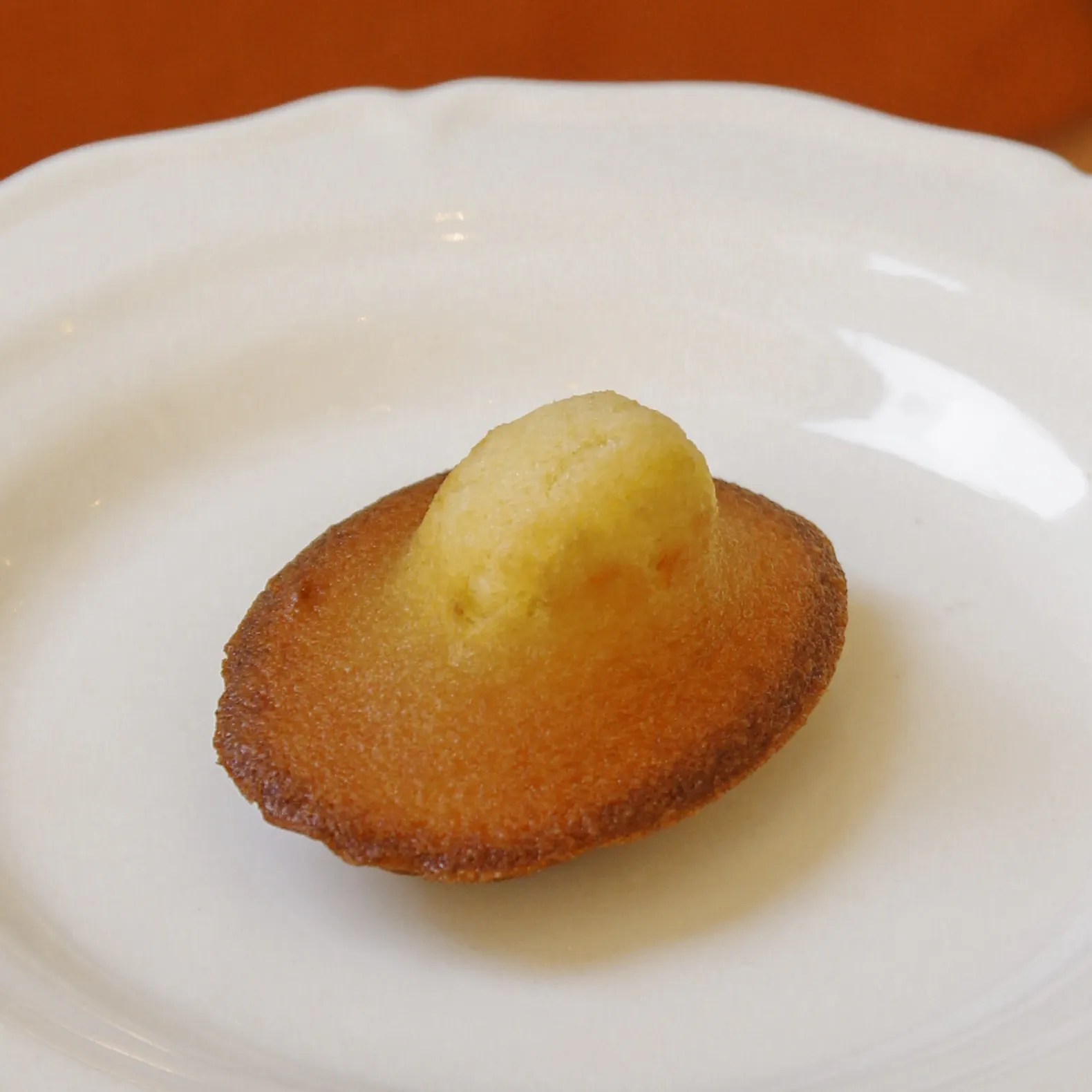 Madeleines Gift Box - 24 Pack by Patisserie Vanessa - Alternate image 3