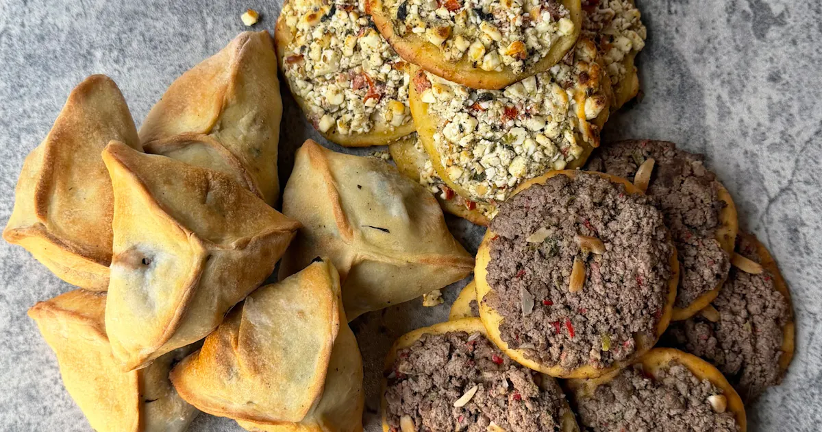Savory Mini Pie Sampler - 18 Pack by Tanoreen | Goldbelly
