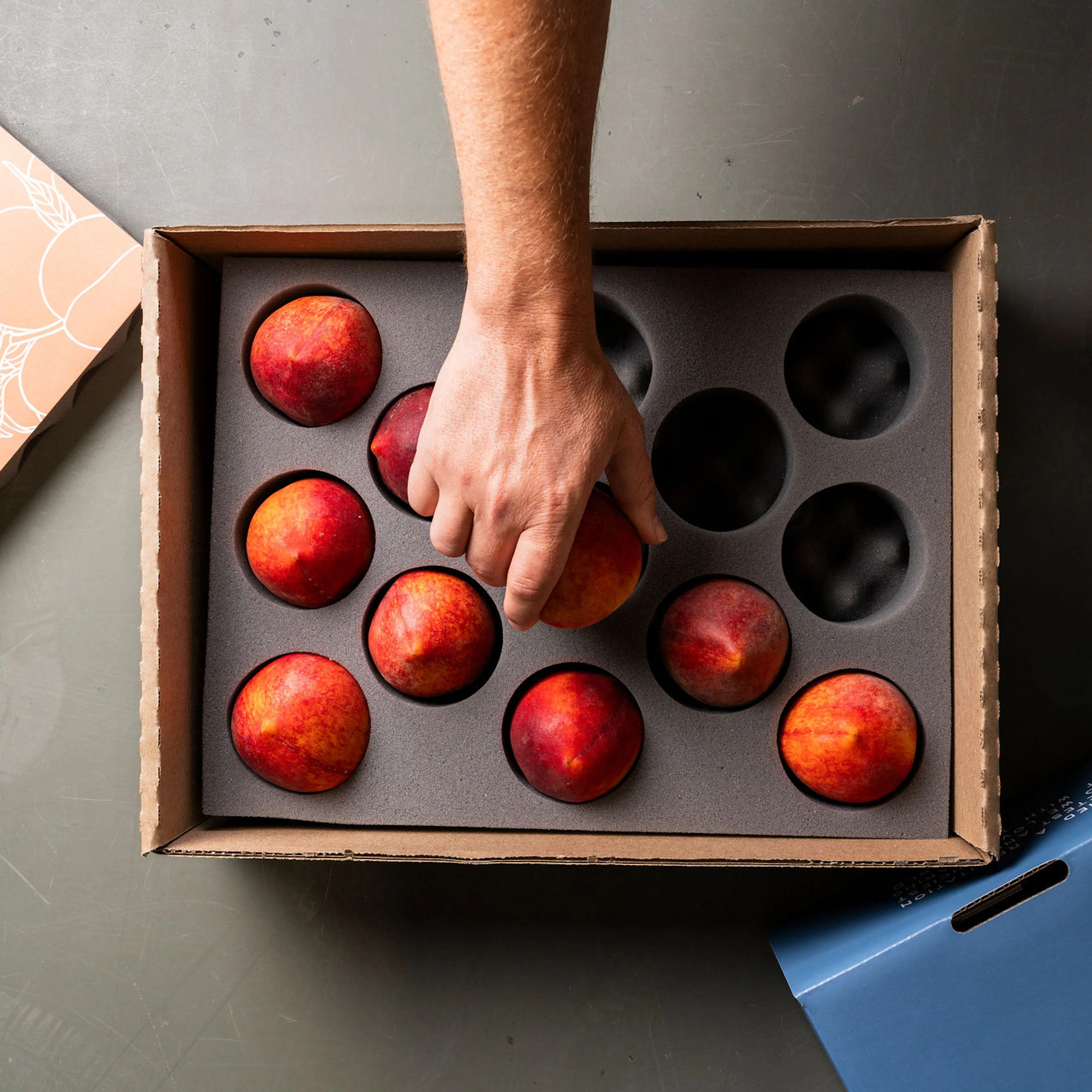 Georgia Peaches Gift Box - 13 Pack by Pearson Farm - Alternate image 2