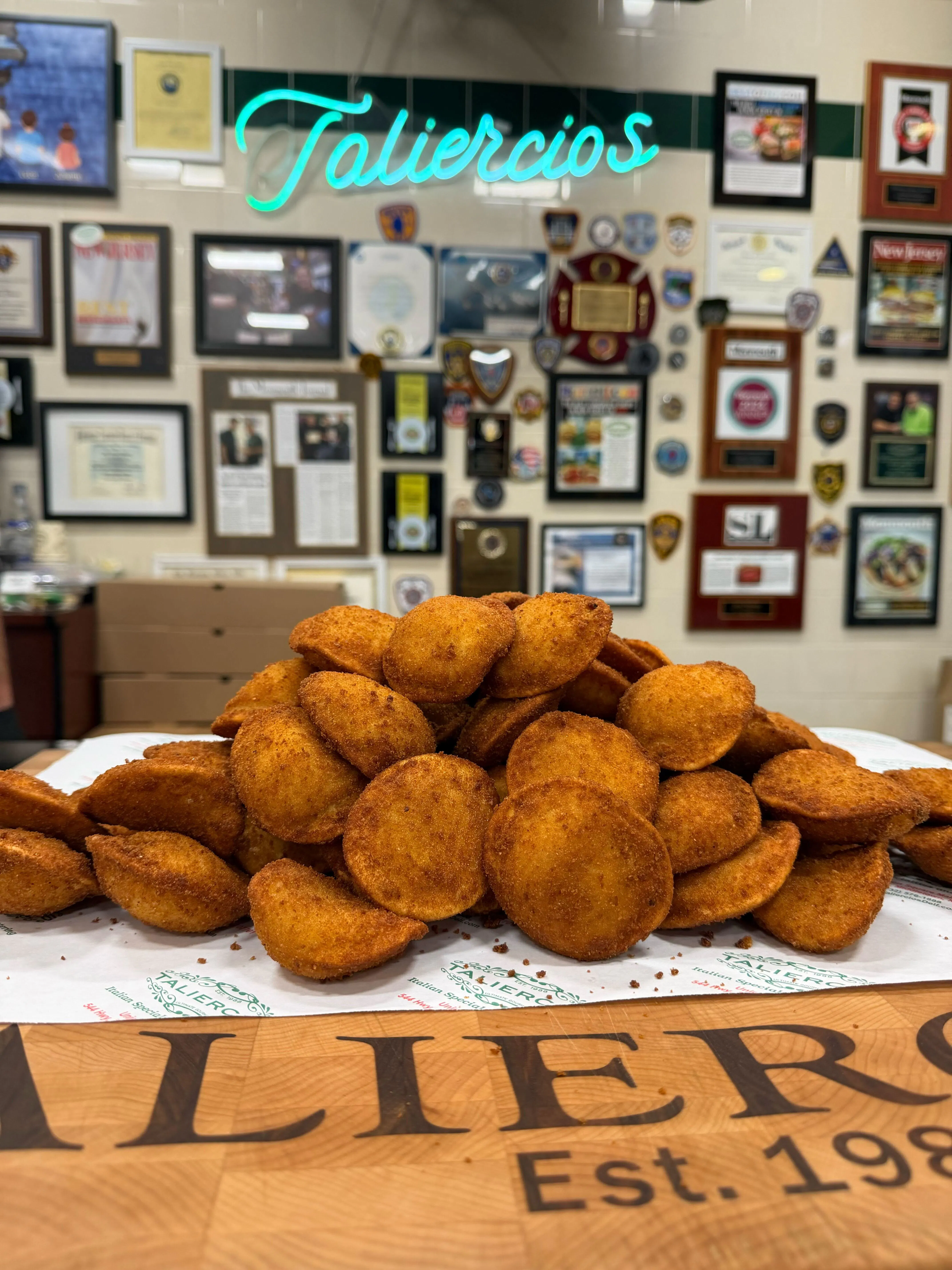 Best of Taliercio's Sampler by Taliercio's Deli - Alternate image 3