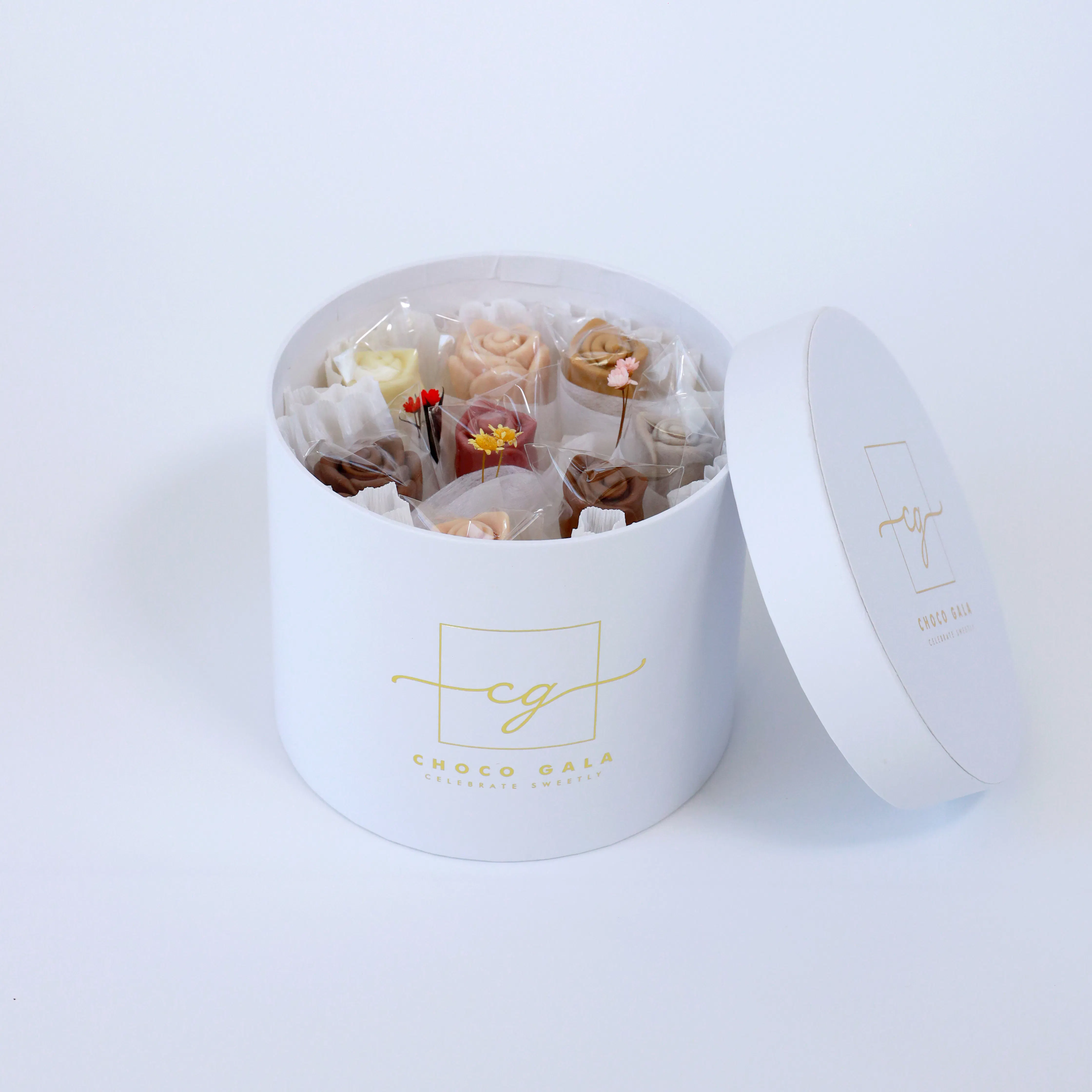 Petite Gala Cake Chocolate Bouquet by Choco Gala - Alternate image 8