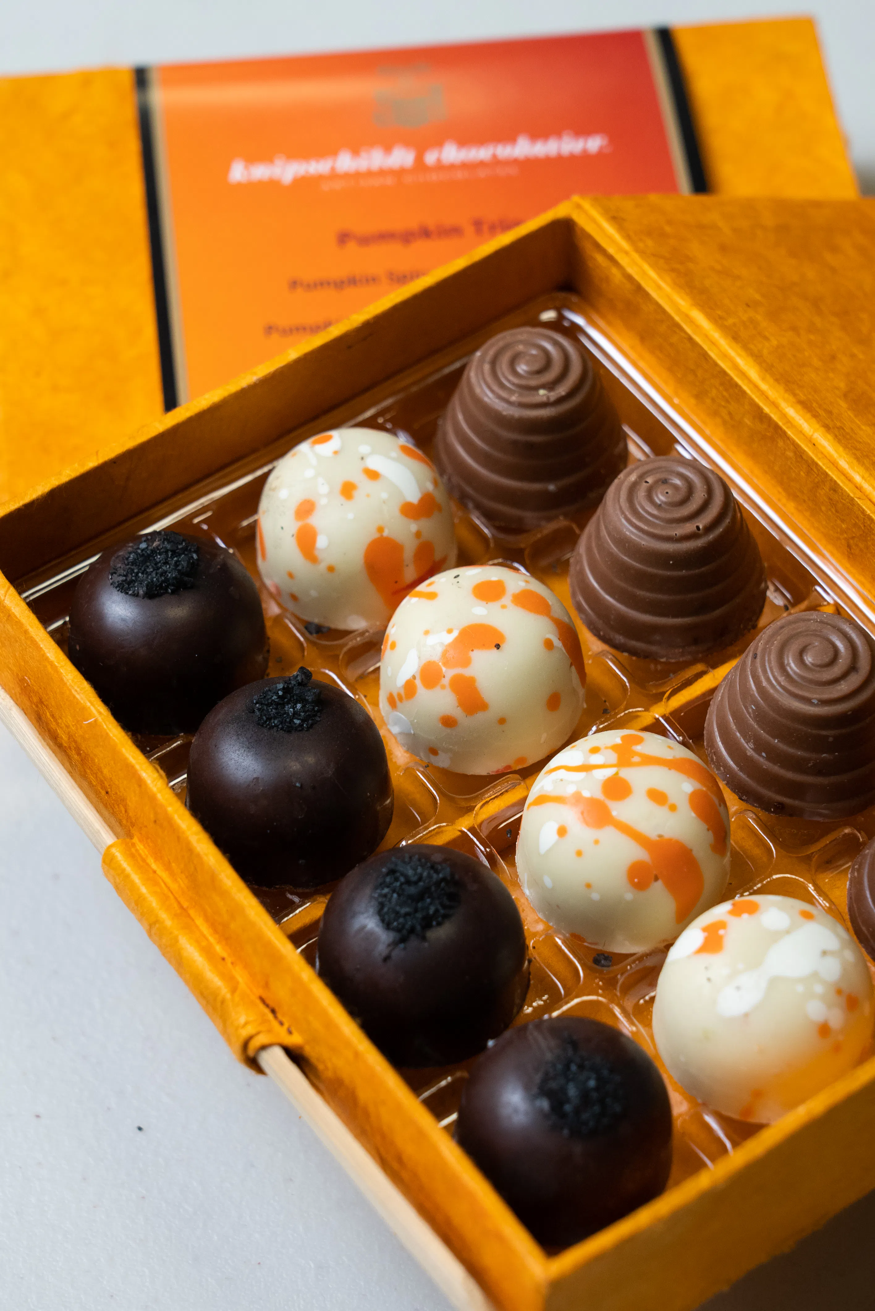 Pumpkin Bonbon Trio Collection - 12 Pieces by Knipschildt